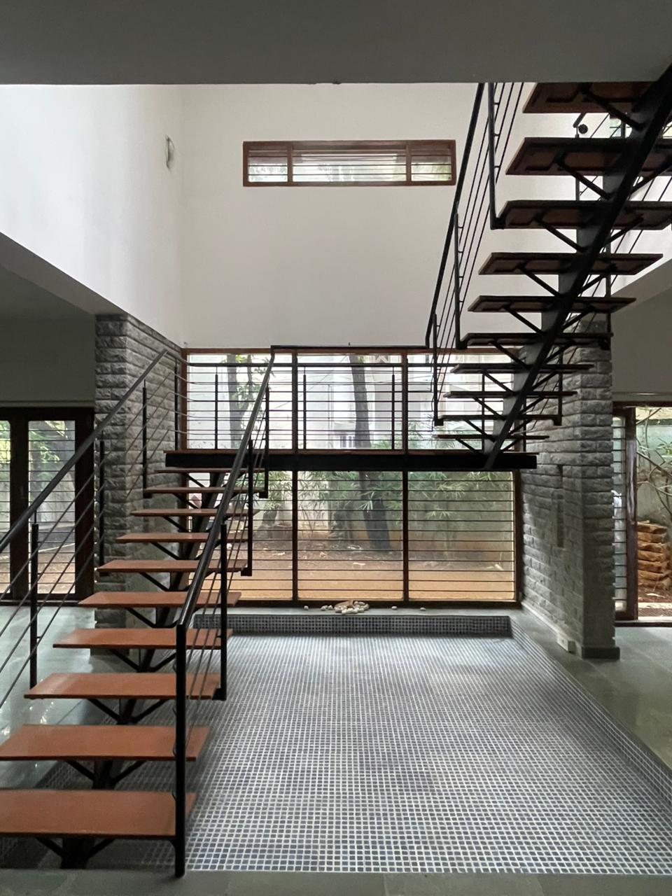 RMV 2nd Stage, Grand House, MLA Layout, Teakwood Elegance - Image 4