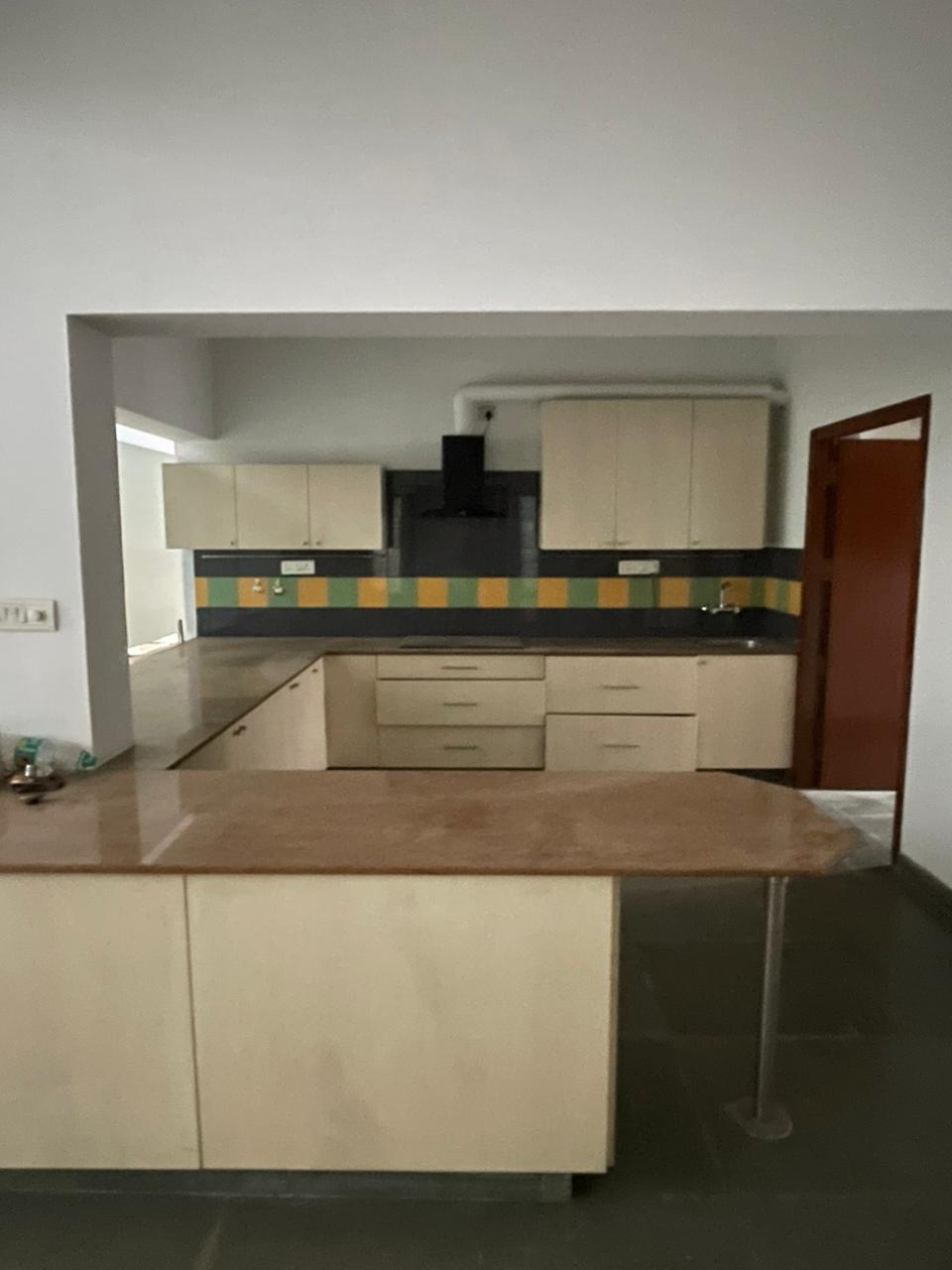 RMV 2nd Stage, Grand House, MLA Layout, Teakwood Elegance - Image 5