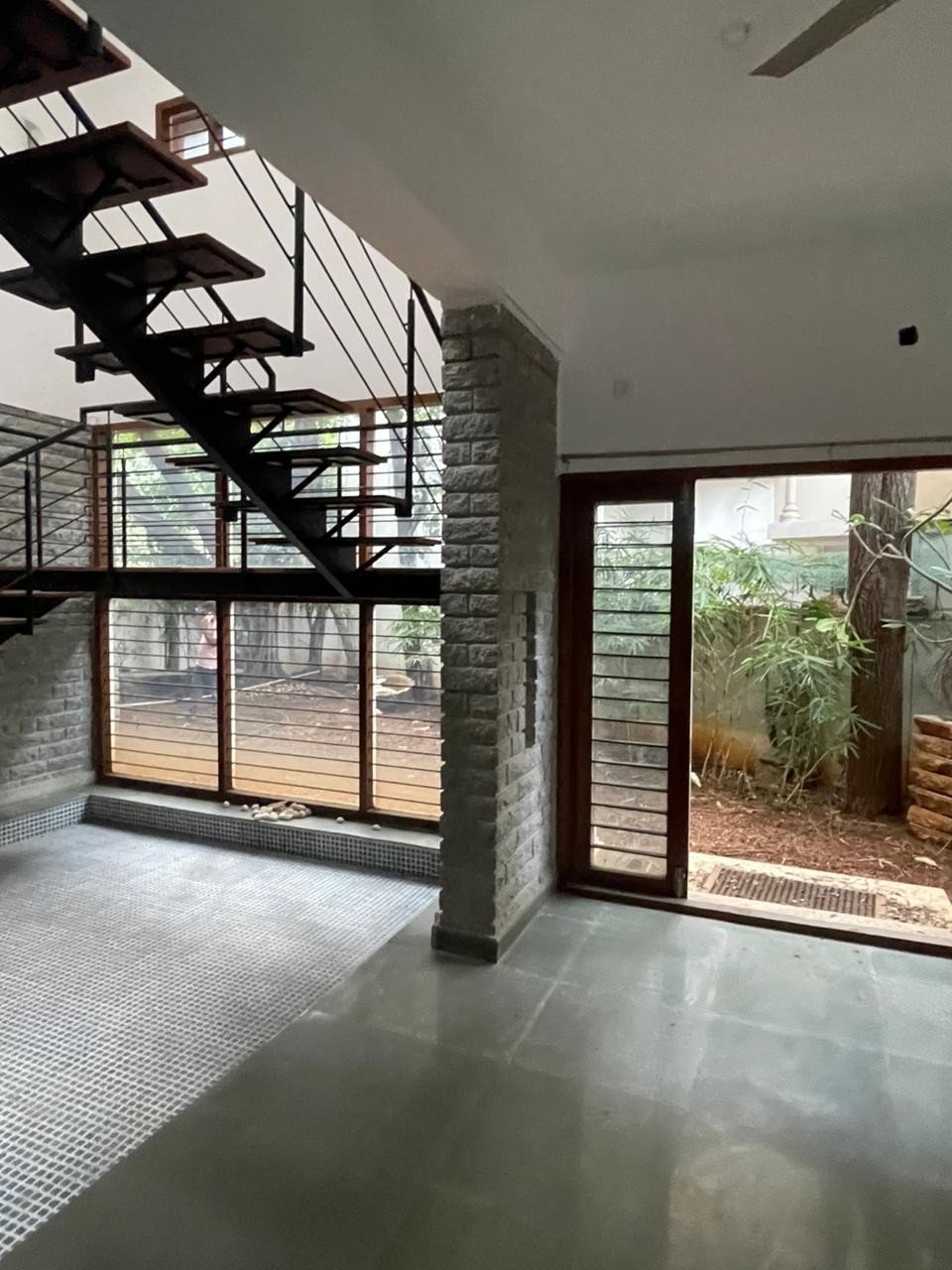 RMV 2nd Stage, Grand House, MLA Layout, Teakwood Elegance - Image 6