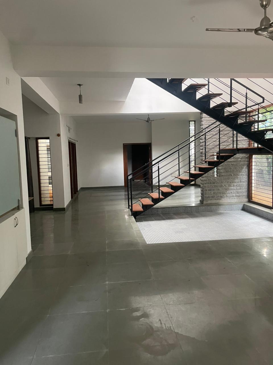 RMV 2nd Stage, Grand House, MLA Layout, Teakwood Elegance - Image 8