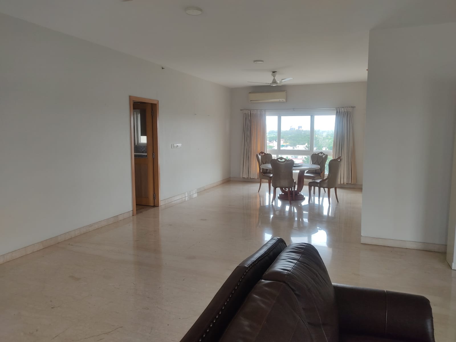 Ulsoor, Grand 4BHK, Prestige Hermitage, Ultra-Luxury Rental - Image 5