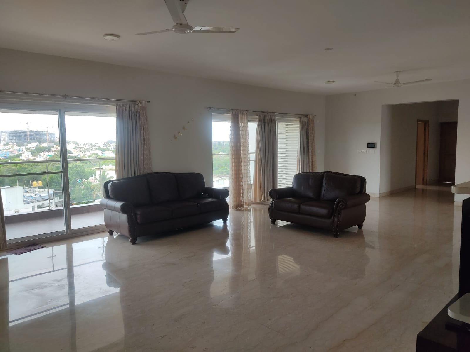 Ulsoor, Grand 4BHK, Prestige Hermitage, Ultra-Luxury Rental - Image 12