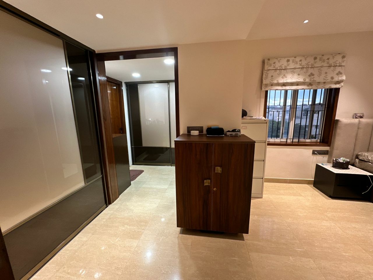 Luxurious 4BHK Duplex with Internal Lift – HM Tropical, R.T. Nagar - Image 7