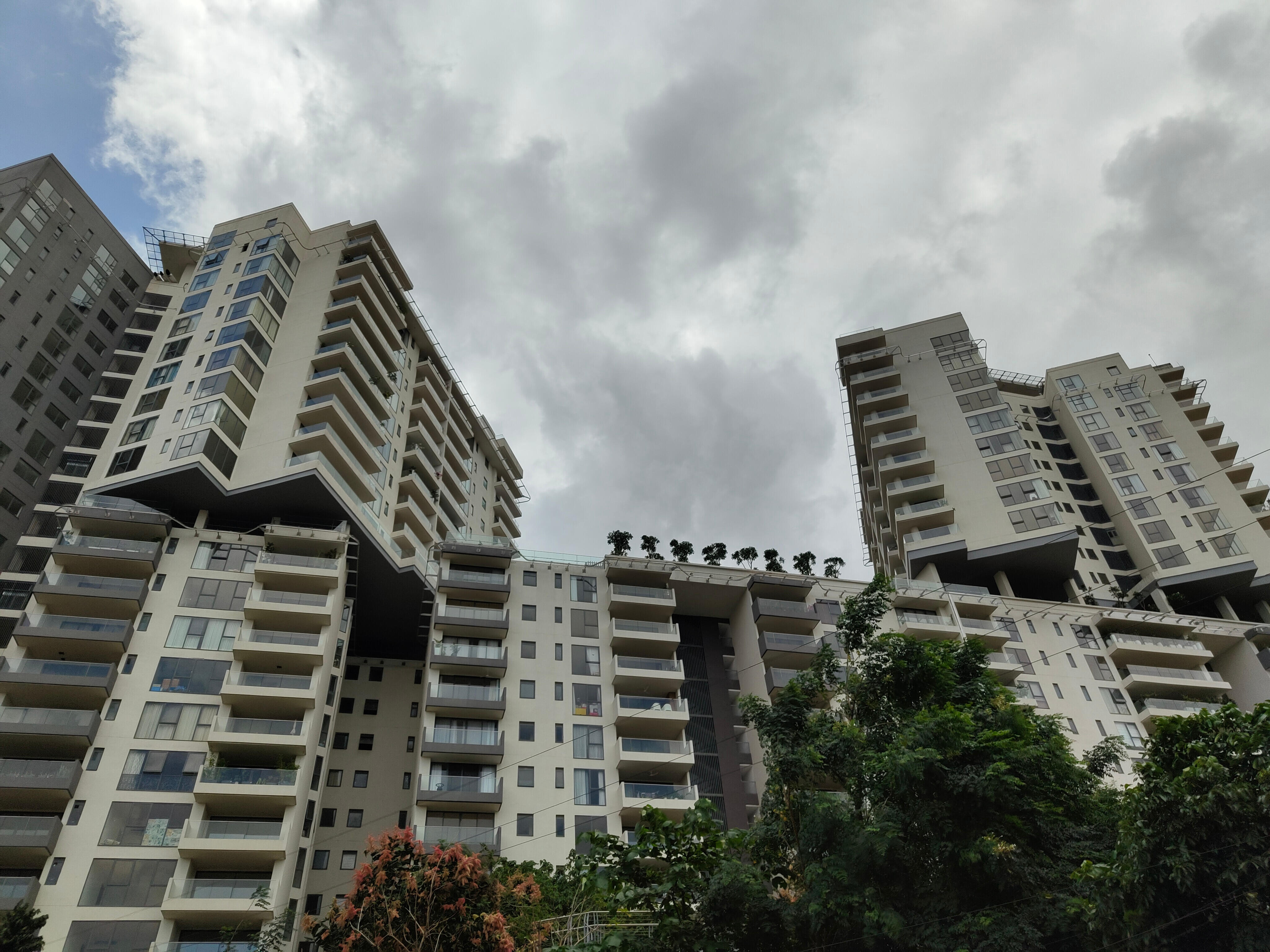 Hebbal, Signature 4BHK, Embassy Lake Terraces, Iconic Rental - Image 4