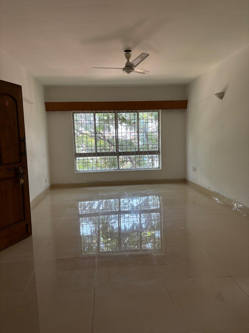 Murugeshpalya, Spacious 2BHK, Port View Apartment, Prime Location - Image 6