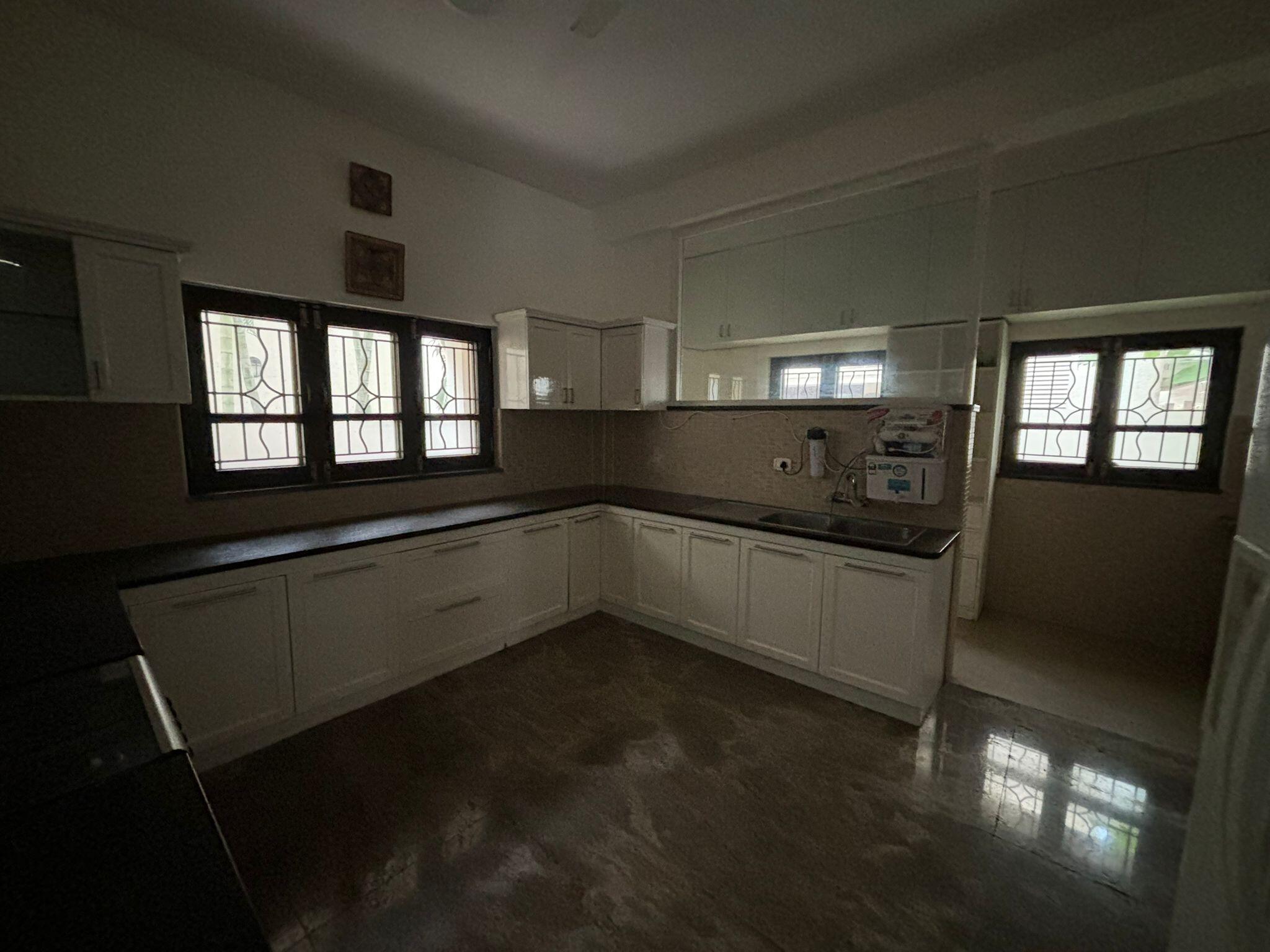 Doddaballapur Road, Grand 4BHK Villa, Prestige Oasis, Exclusive Living - Image 2