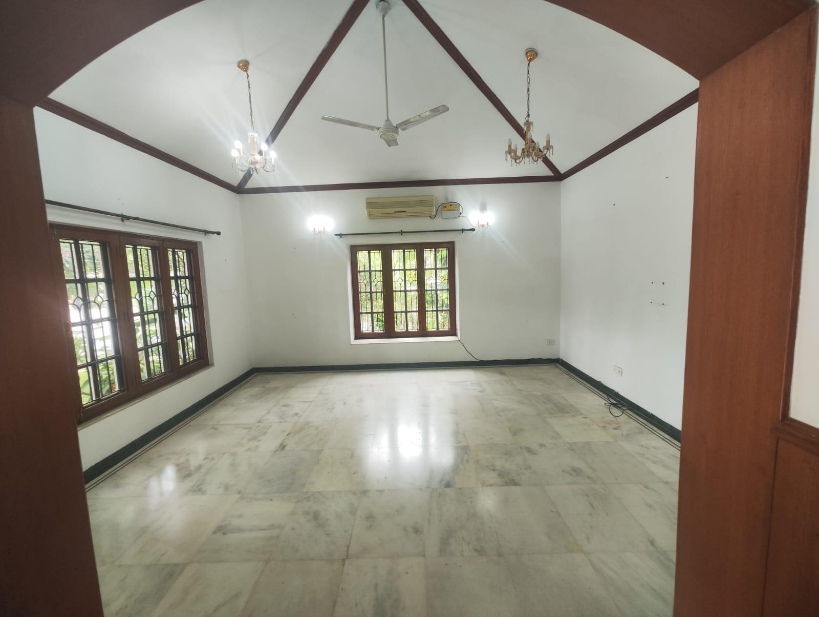 Whitefield, Luxurious 4BHK Villa, Adarsh Palm Meadows, Elite Living - Image 9