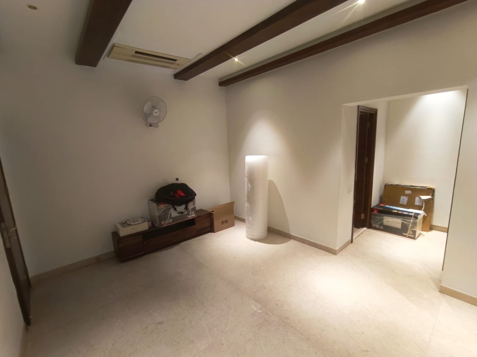 SPACIOUS MODERN CLASSY VILLA IN GATED COMMUNITY FOR IMMEDIATE RESALE - Image 41