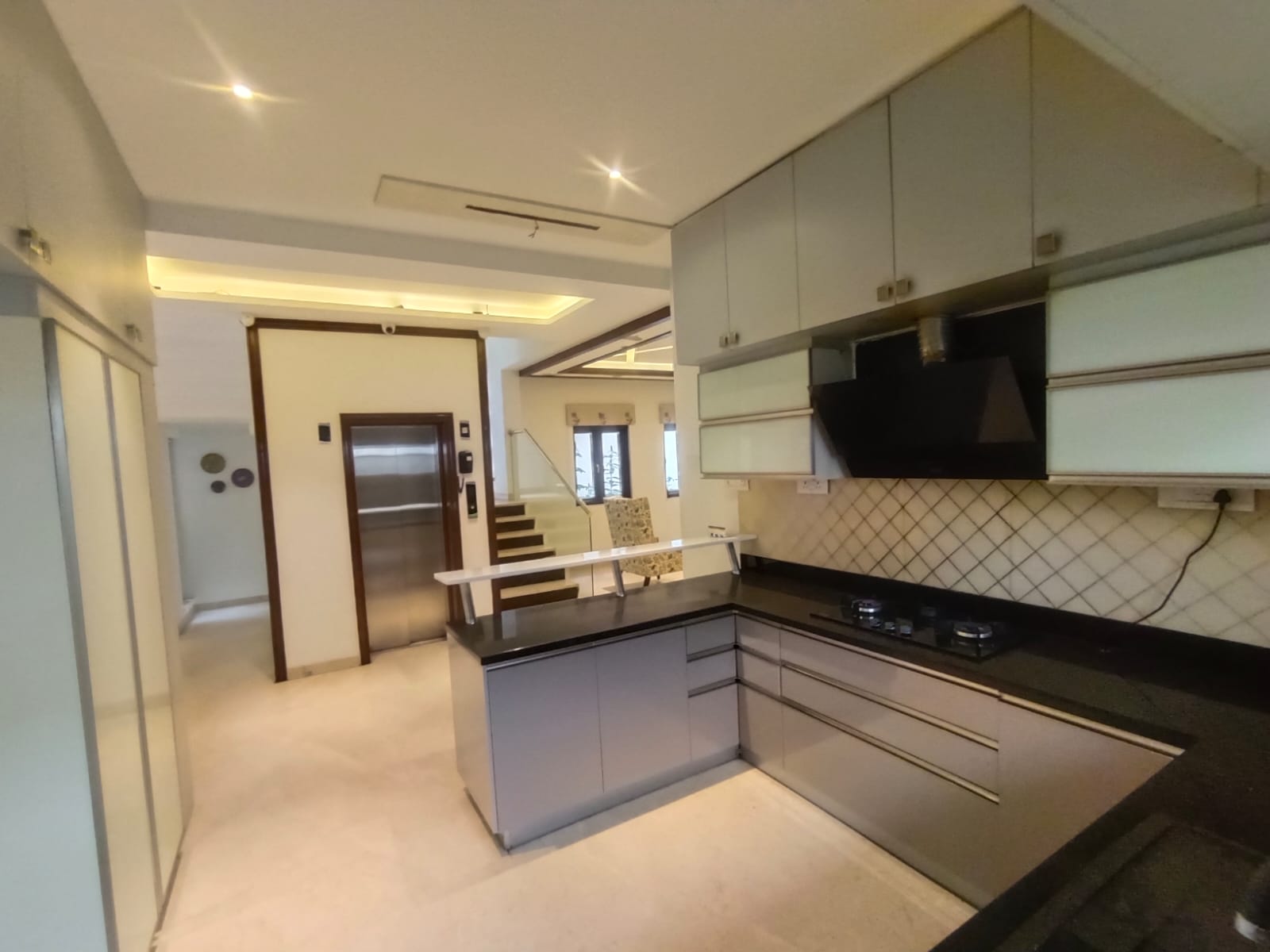 SPACIOUS MODERN CLASSY VILLA IN GATED COMMUNITY FOR IMMEDIATE RESALE - Image 45