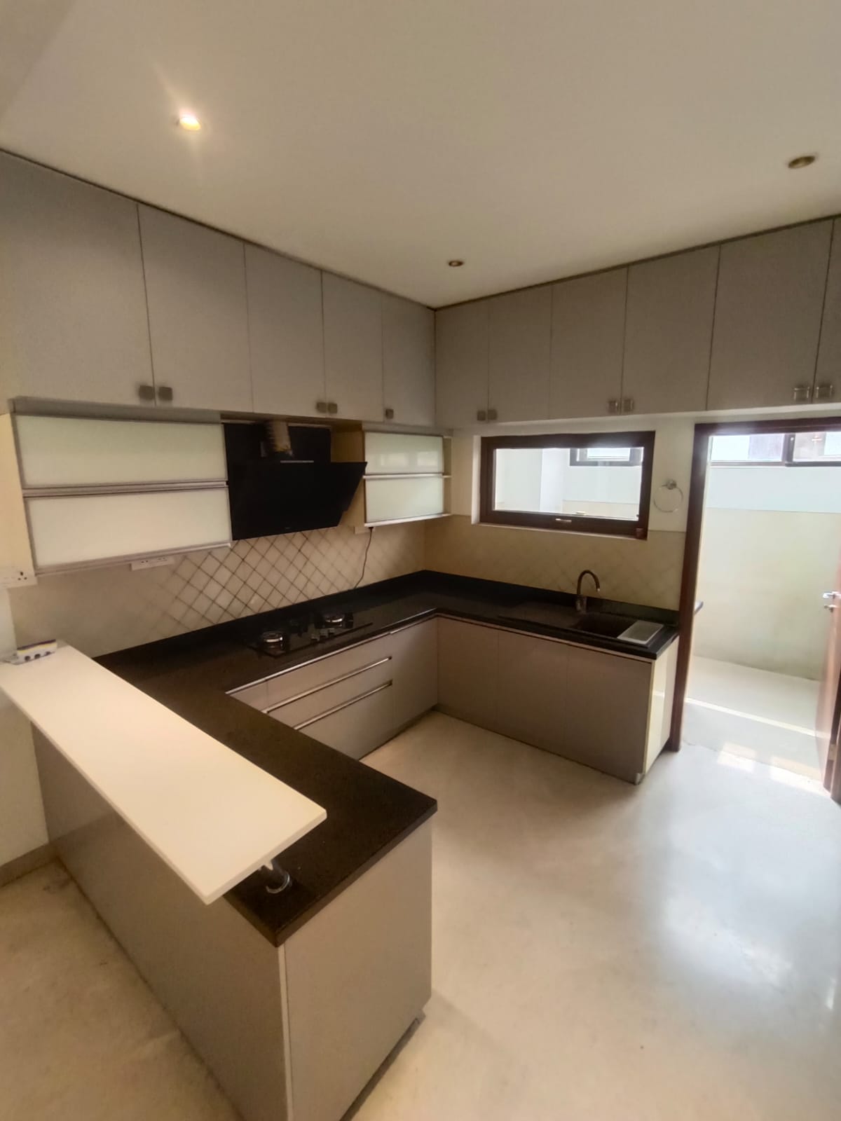 SPACIOUS MODERN CLASSY VILLA IN GATED COMMUNITY FOR IMMEDIATE RESALE - Image 46