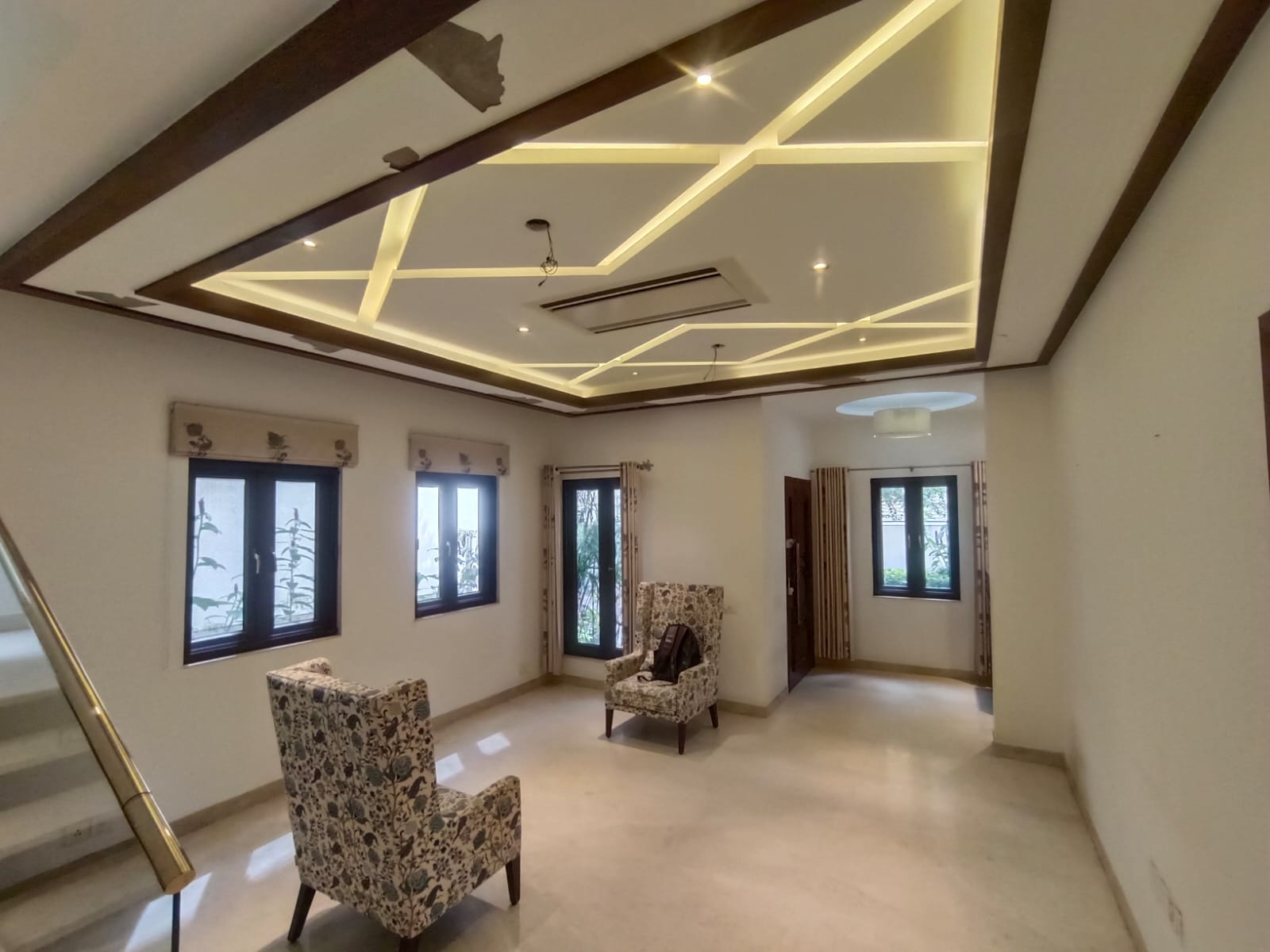 SPACIOUS MODERN CLASSY VILLA IN GATED COMMUNITY FOR IMMEDIATE RESALE - Image 47