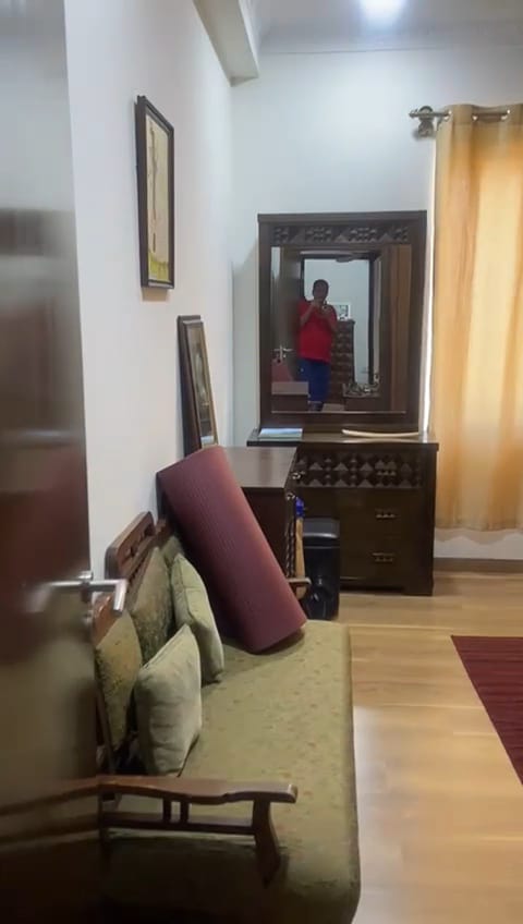 3 BHK Lake-Facing Apartment for Sale at Embassy Pristine, Bellandur - Image 9