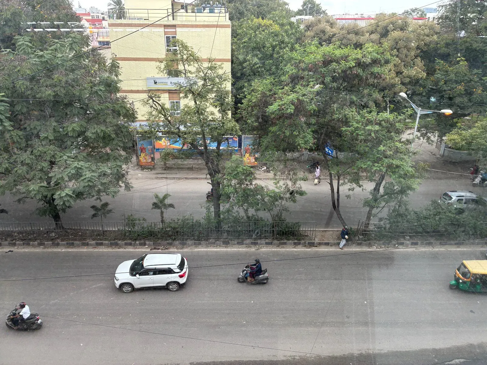 Central Bangalore | Main Road Facing Fully Furnished Office | 2,086 Sq. Ft. 3