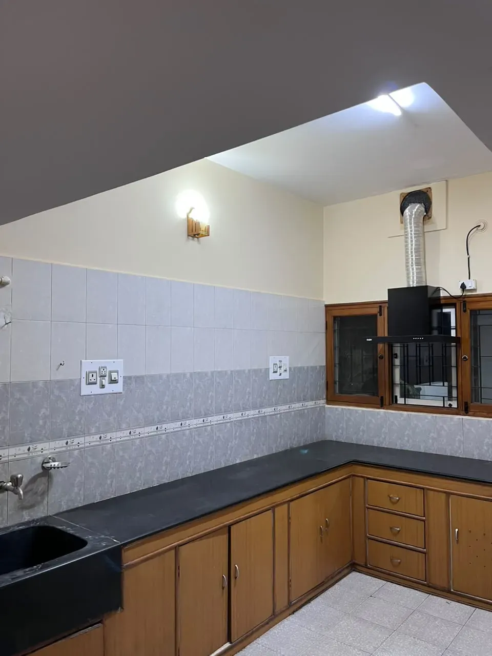 Richmond Town | Exclusive Single-Floor Residence | 2200 Sq. Ft. 2