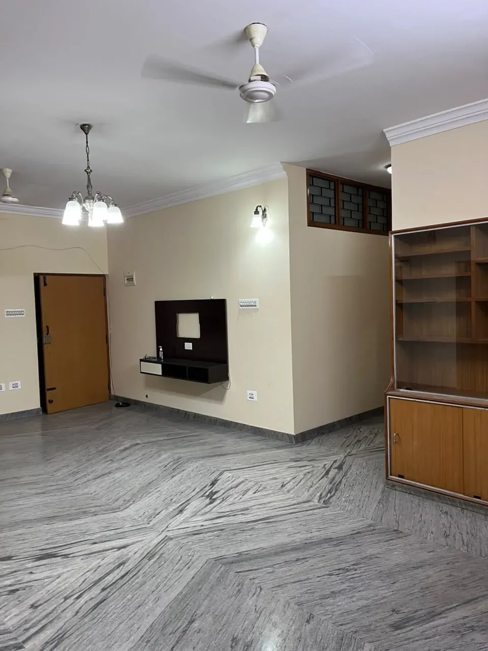 Richmond Town | Exclusive Single-Floor Residence | 2200 Sq. Ft. 3