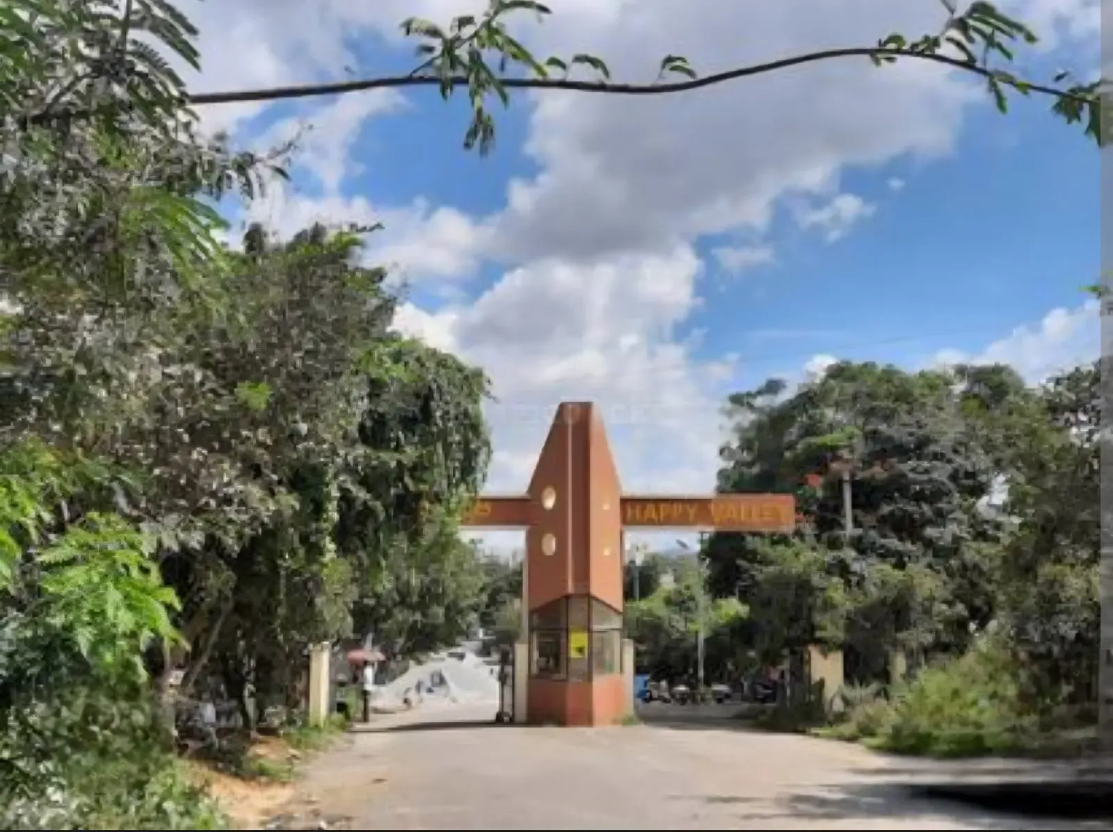 Looking for the perfect place to build your dream home or make a smart investment. Here is your opportunity at "Happy Valley Layout," Uttarahalli. A 2400 Sq.ft,. East facing plot. - Image 4