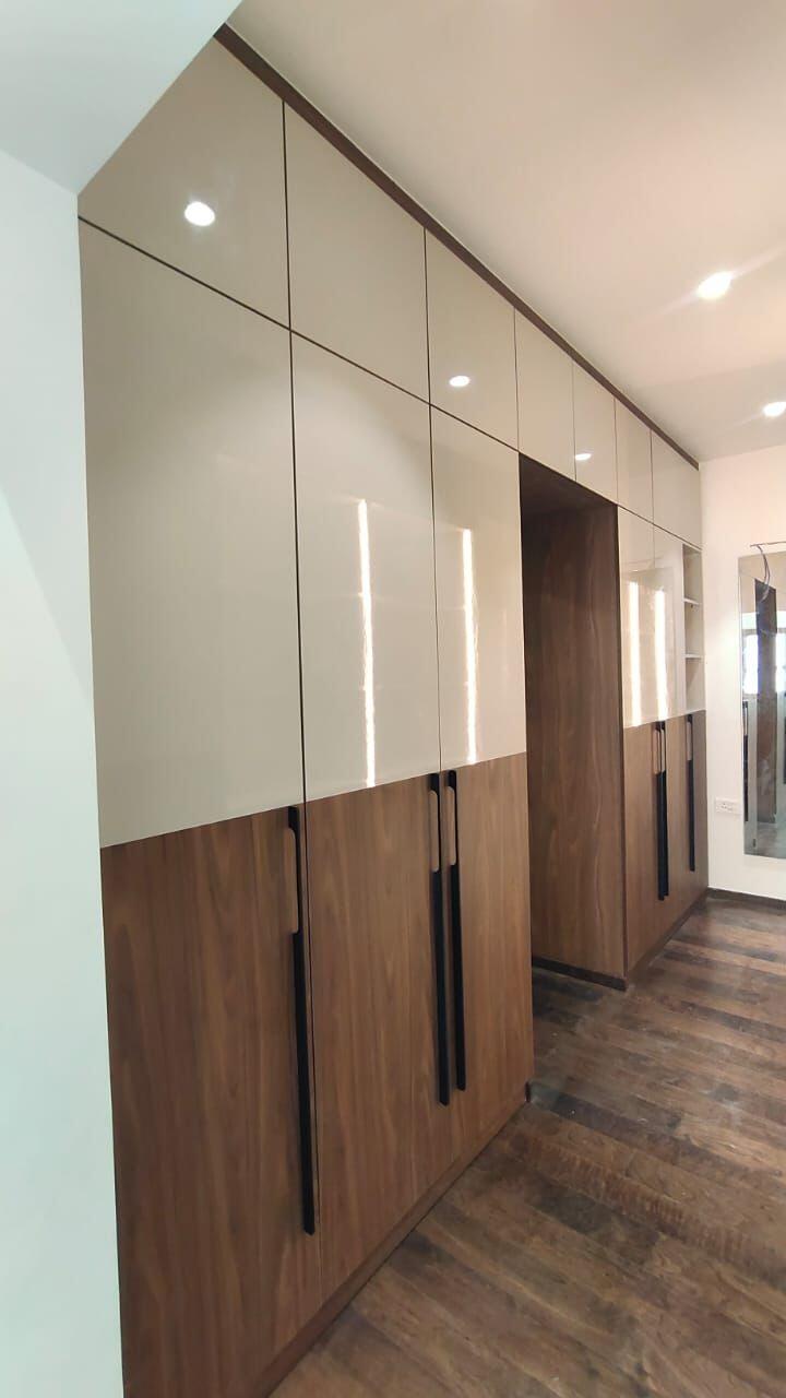 6 Bed  6 Bath Embassy Blvd - Image 3