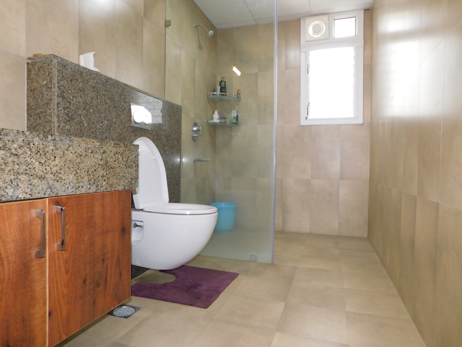 5 Bed Room available for Rental  - Image 2