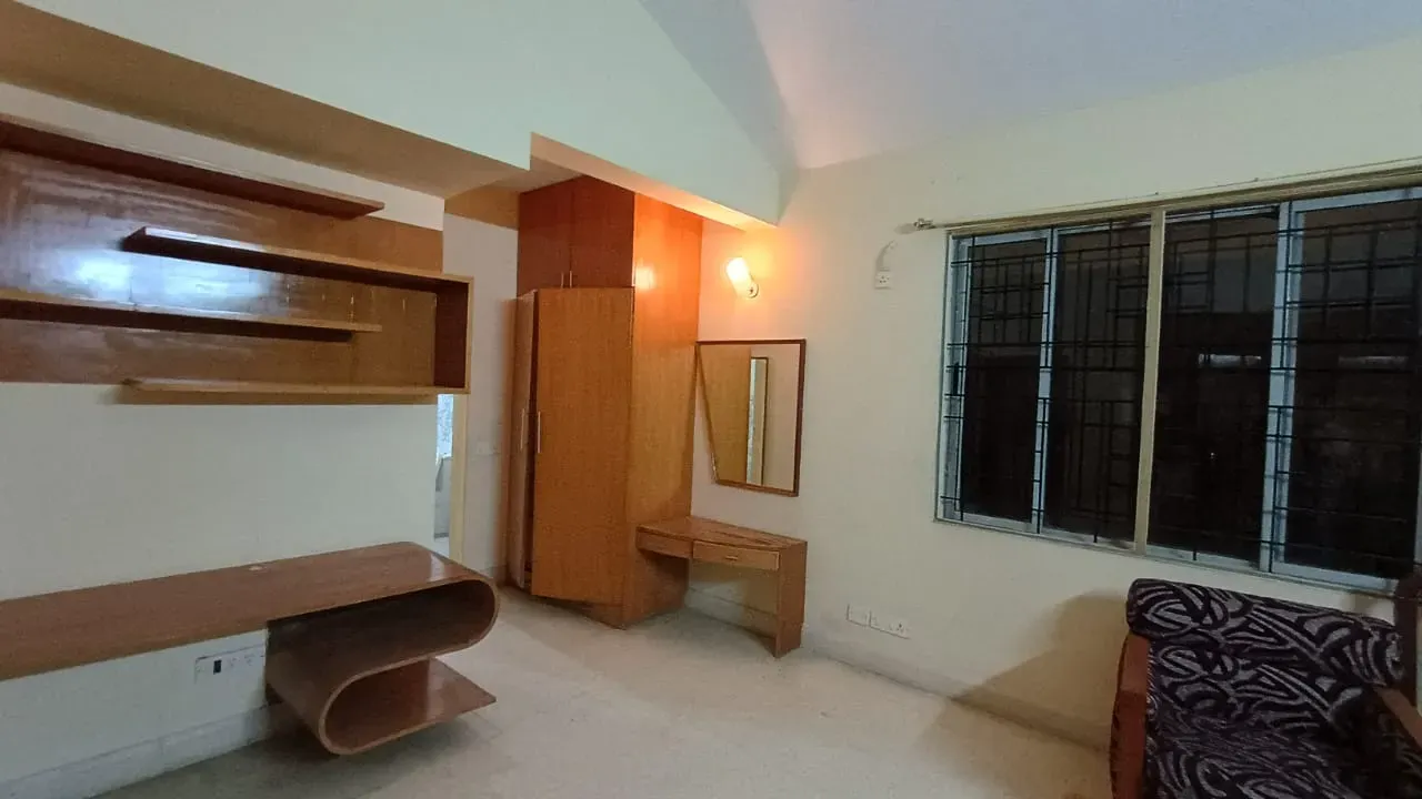 4 BHK Pool-Facing Luxury Villa for Sale | Prestige Langleigh | 3,006 Sq. Ft. 1