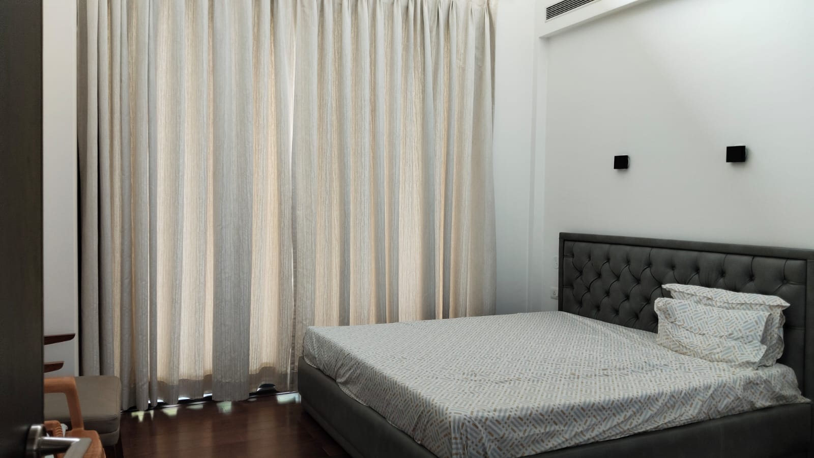 Pool Side Beautiful 4 BHK Property for Sale in the coveted Prestige Golfshire | 5896 sqft - Image 4