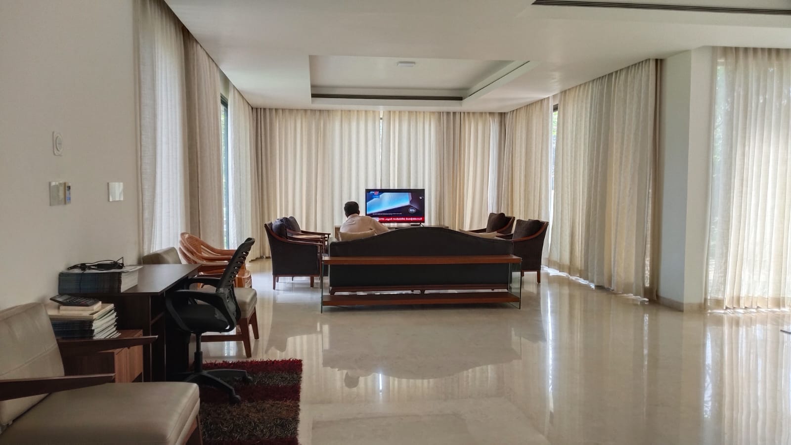 Pool Side Beautiful 4 BHK Property for Sale in the coveted Prestige Golfshire | 5896 sqft - Image 5