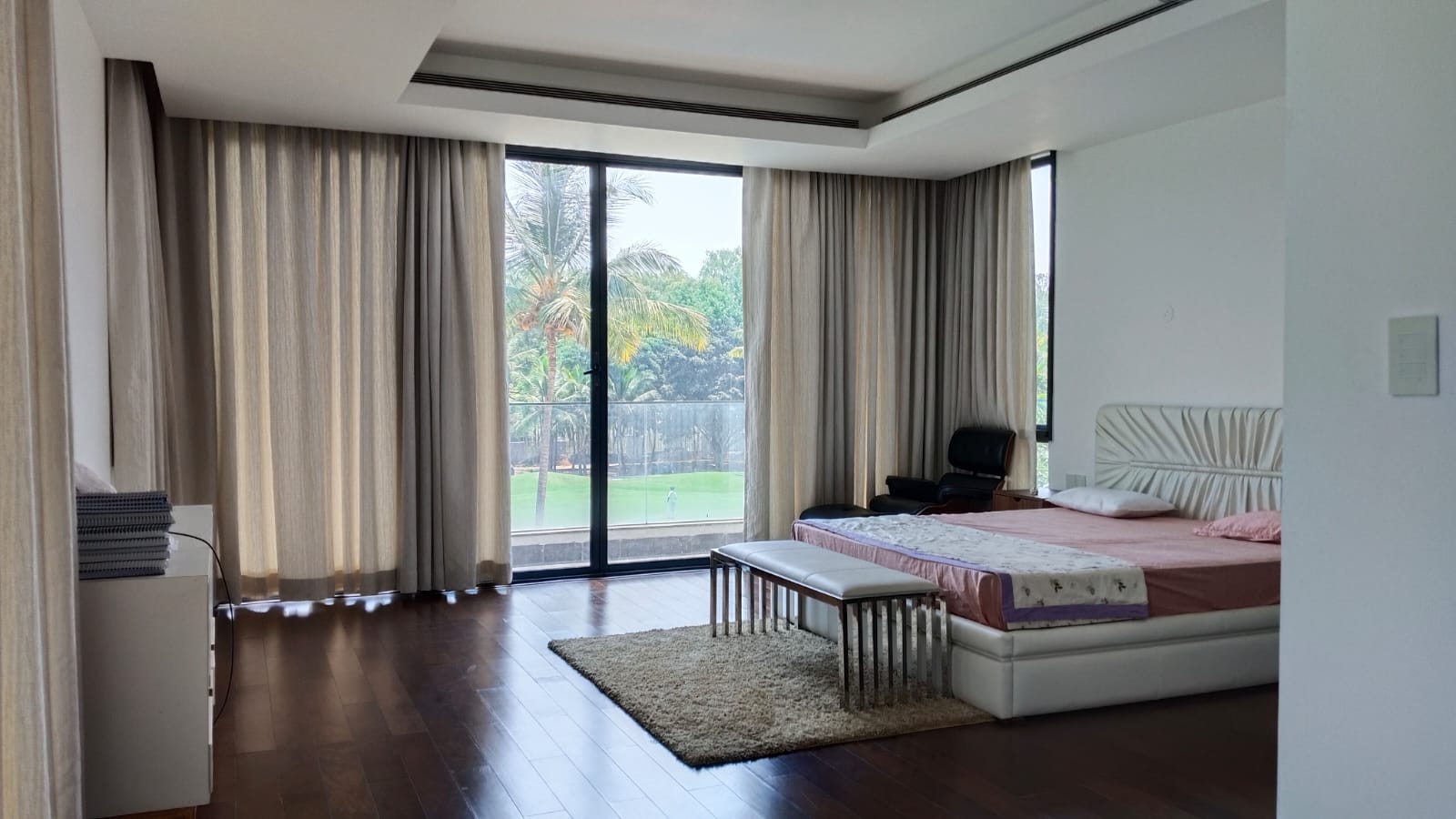 Pool Side Beautiful 4 BHK Property for Sale in the coveted Prestige Golfshire | 5896 sqft - Image 7