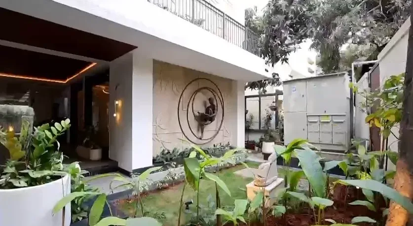St Cross Promenade Rd, Sindhi Colony, Frazer Town | Ultra-Luxury Boutique Residence | 5034 Sq. Ft. 3