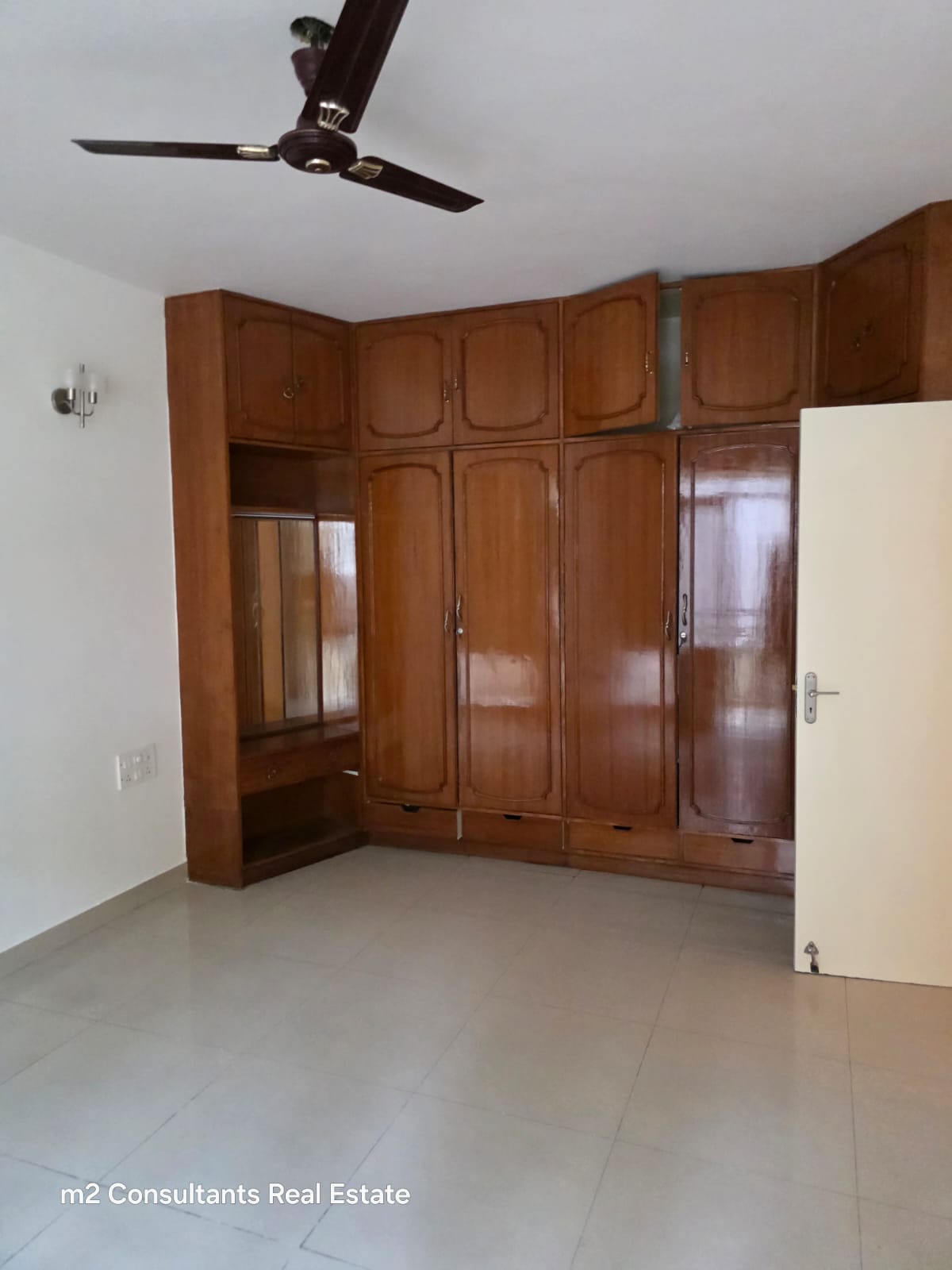 Rental 🏡 READY TO MOVE-IN FLAT FOR RENT IN MG ROAD 2200 Sq Ft - Image 5