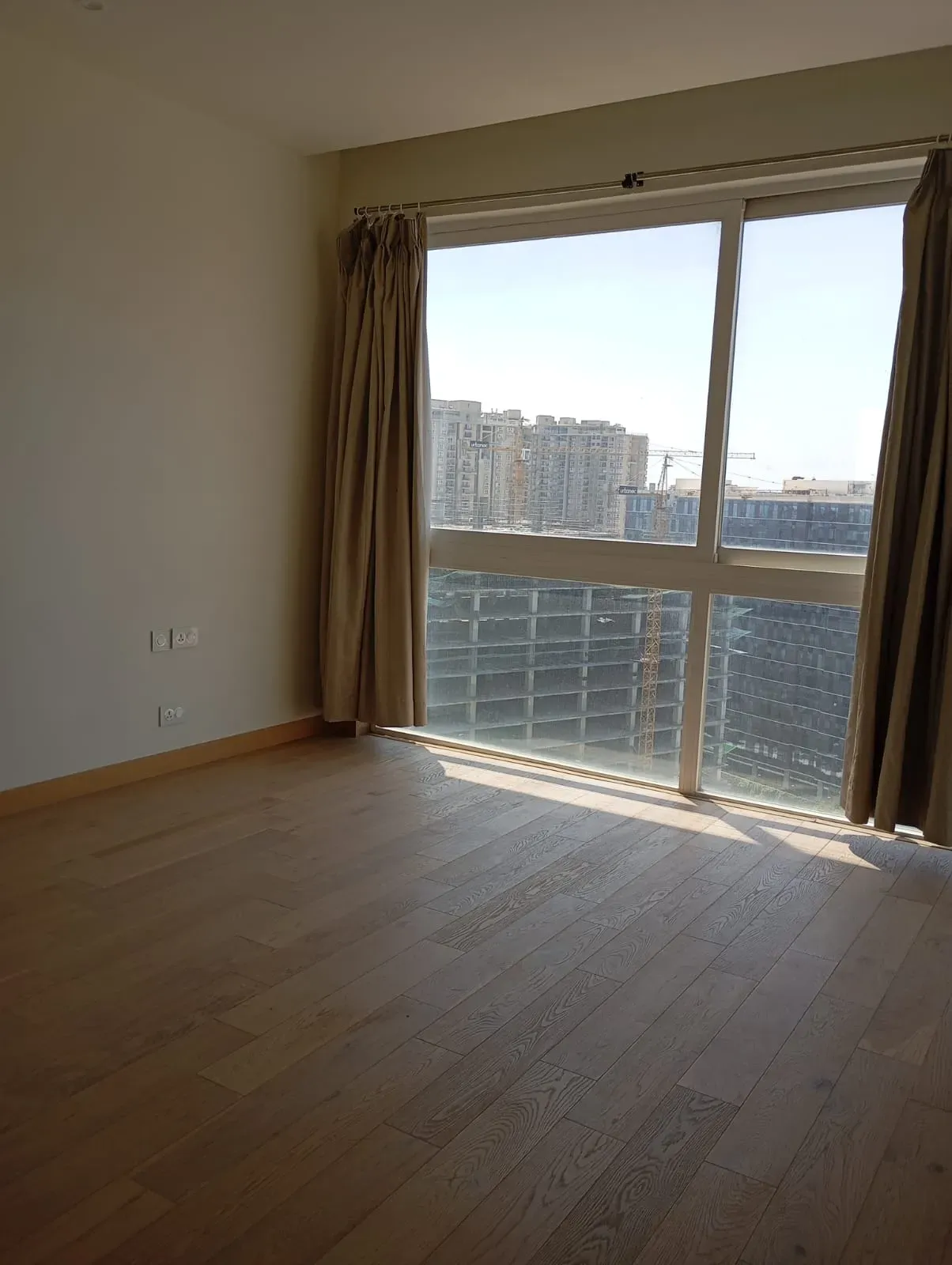 Leela Residences 3BHK - Image 7