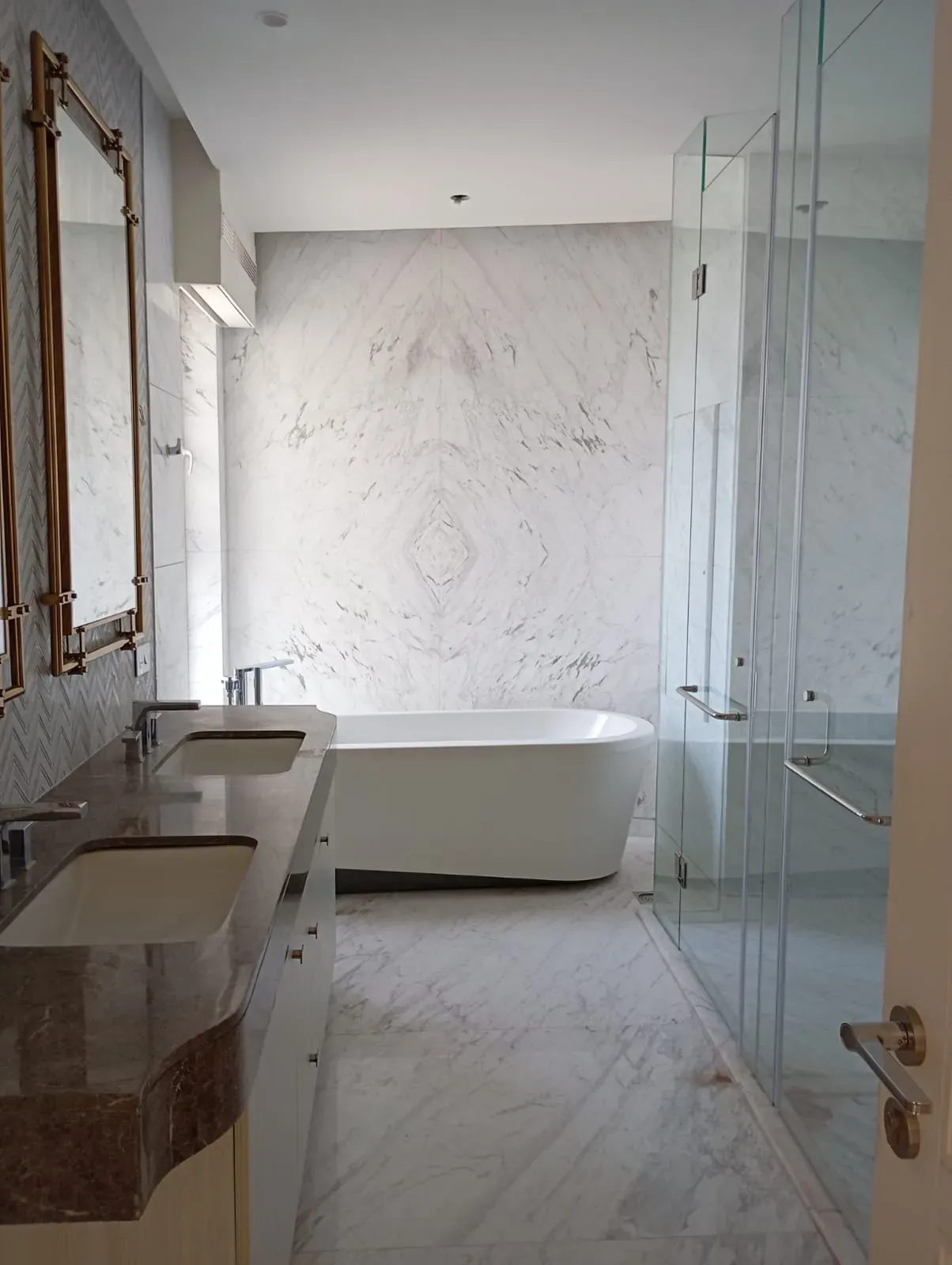 Leela Residences 3BHK - Image 8