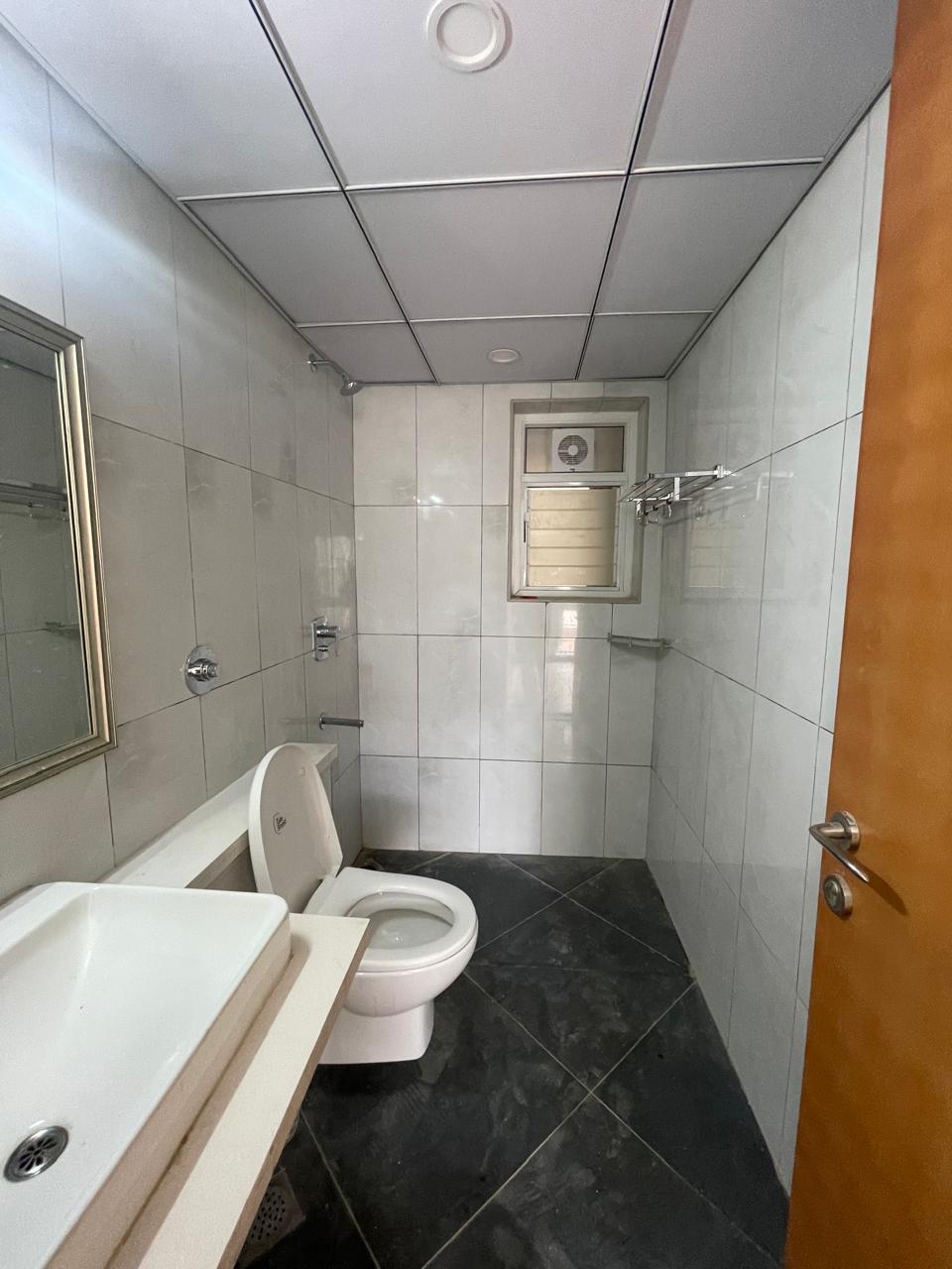 Spacious Semi-Furnished 4BHK with Large Garden Area for Rent - Image 3