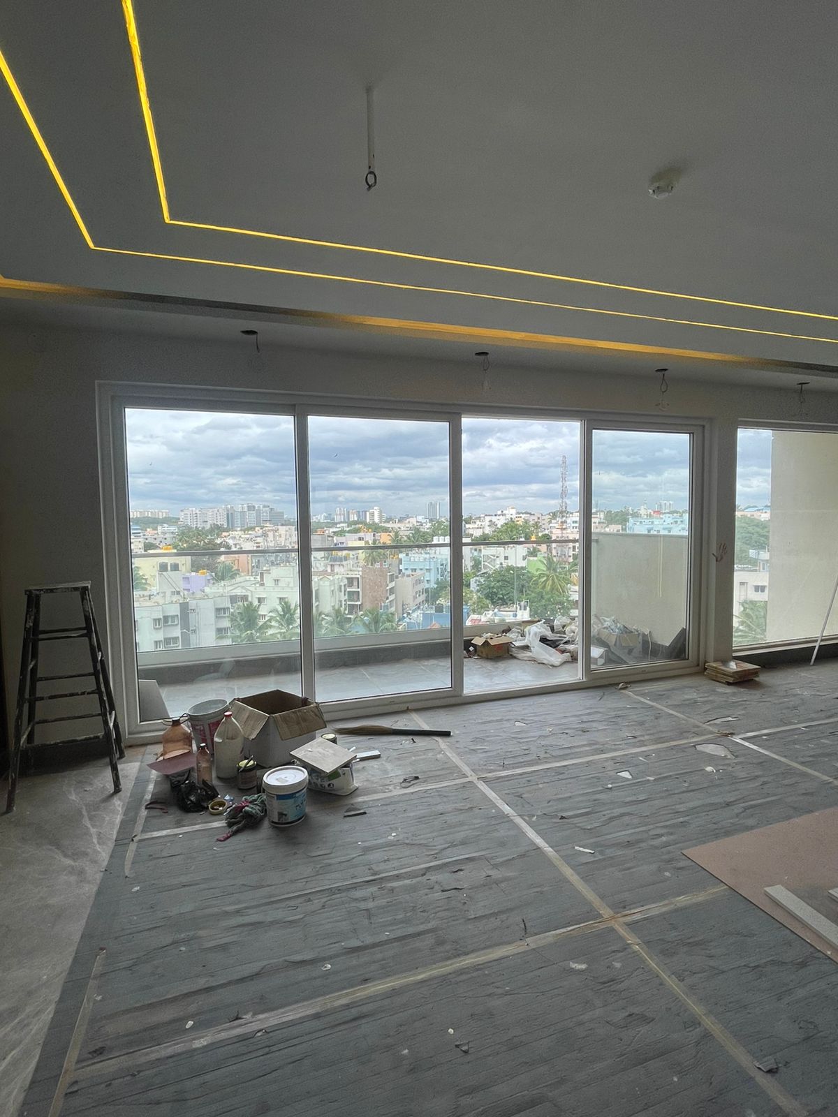 Spacious 4BHK Luxury Apartment for Rent in Prestige Fairfield - Image 3