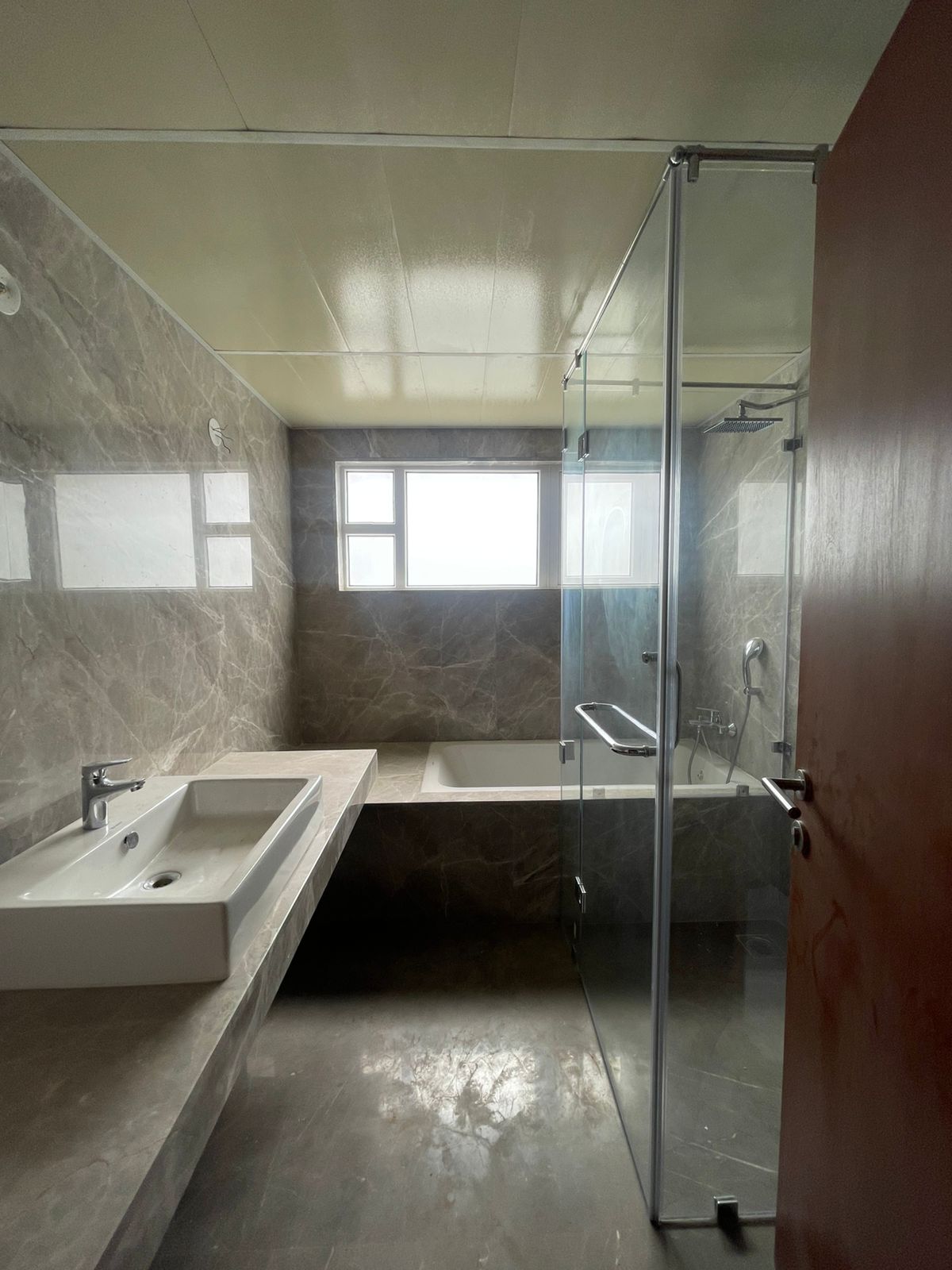 Spacious 4BHK Luxury Apartment for Rent in Prestige Fairfield - Image 6