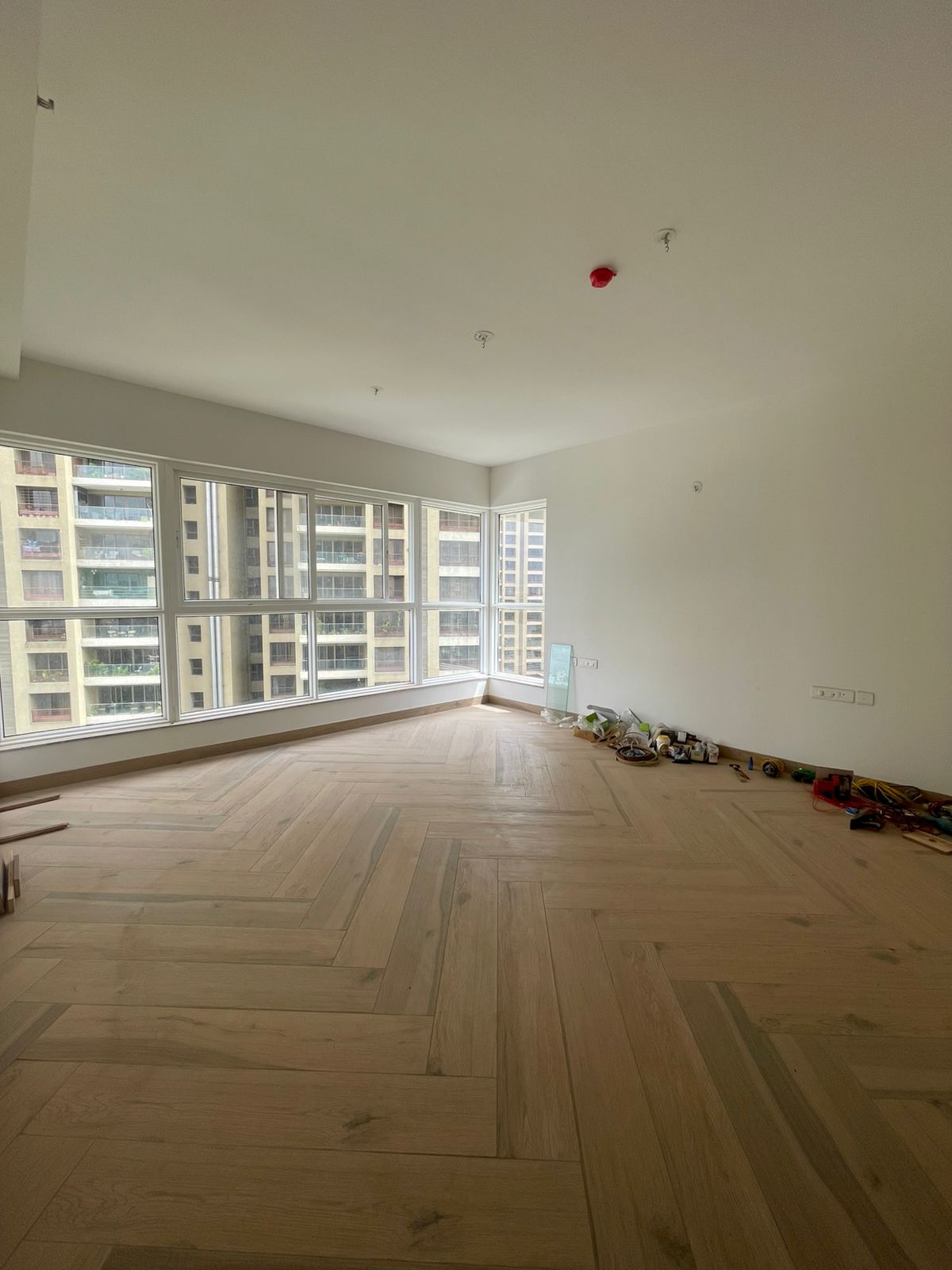 Spacious 4BHK Luxury Apartment for Rent in Prestige Fairfield - Image 7