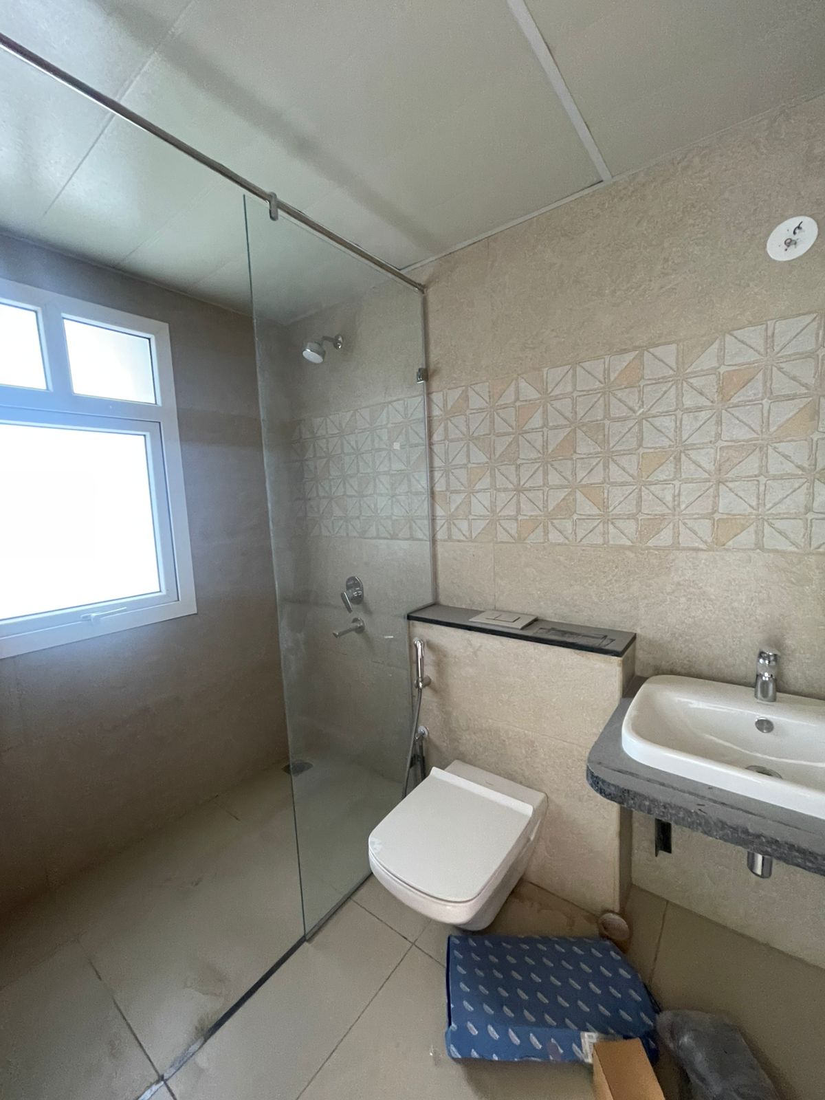 Spacious 4BHK Luxury Apartment for Rent in Prestige Fairfield - Image 10