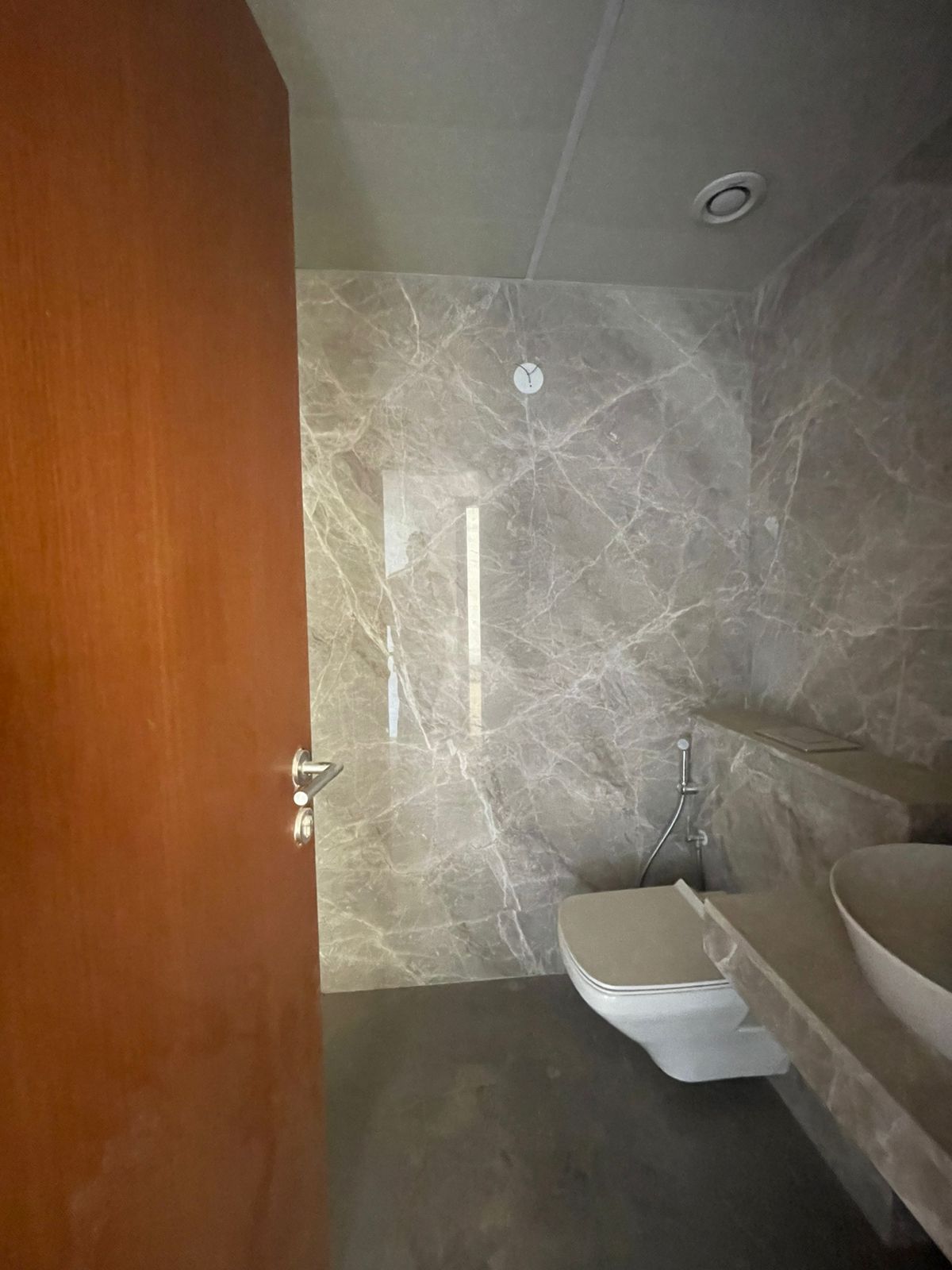 Spacious 4BHK Luxury Apartment for Rent in Prestige Fairfield - Image 11