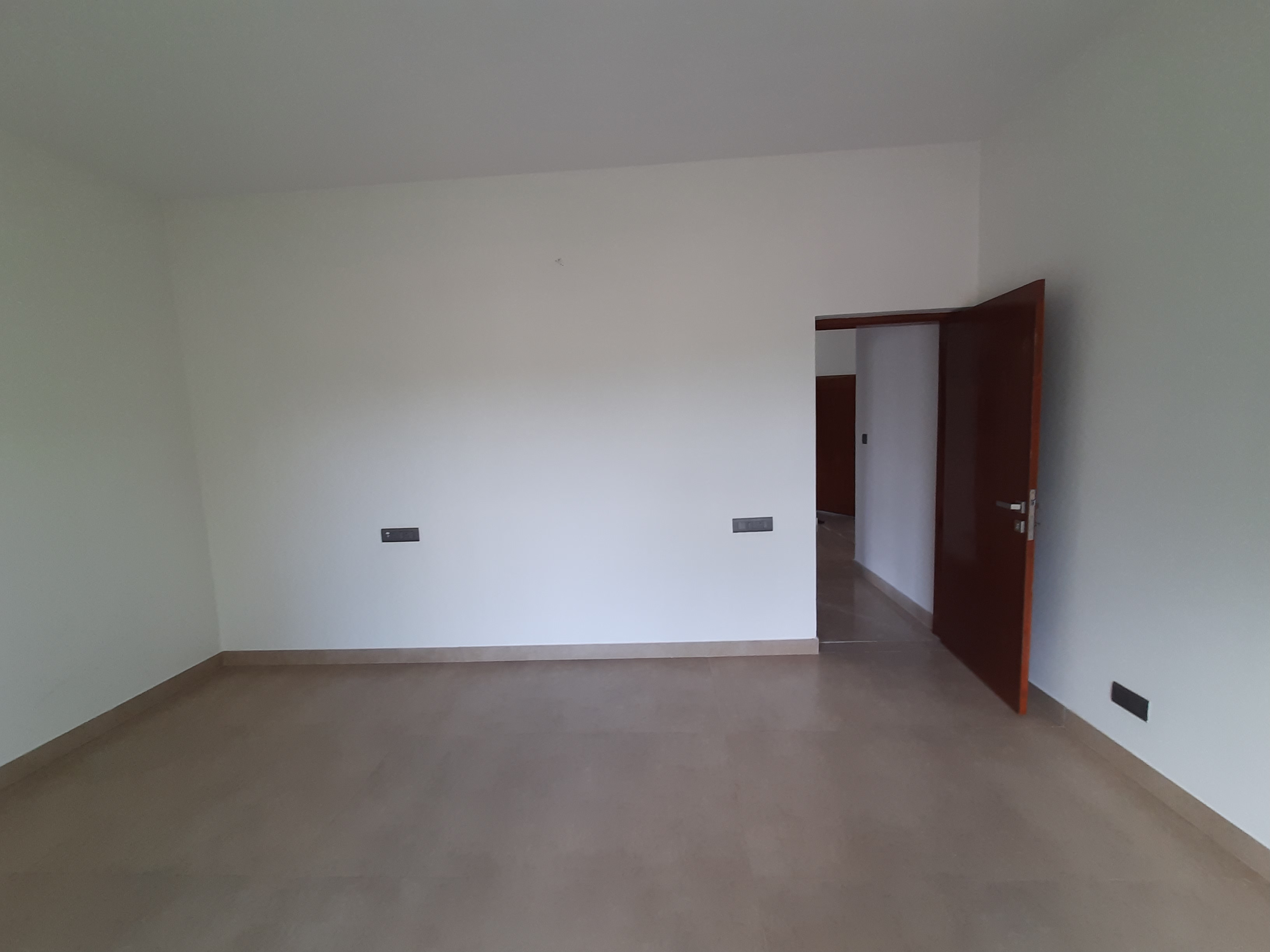 Premium 4BHK Flat At St Johns Road - Image 5