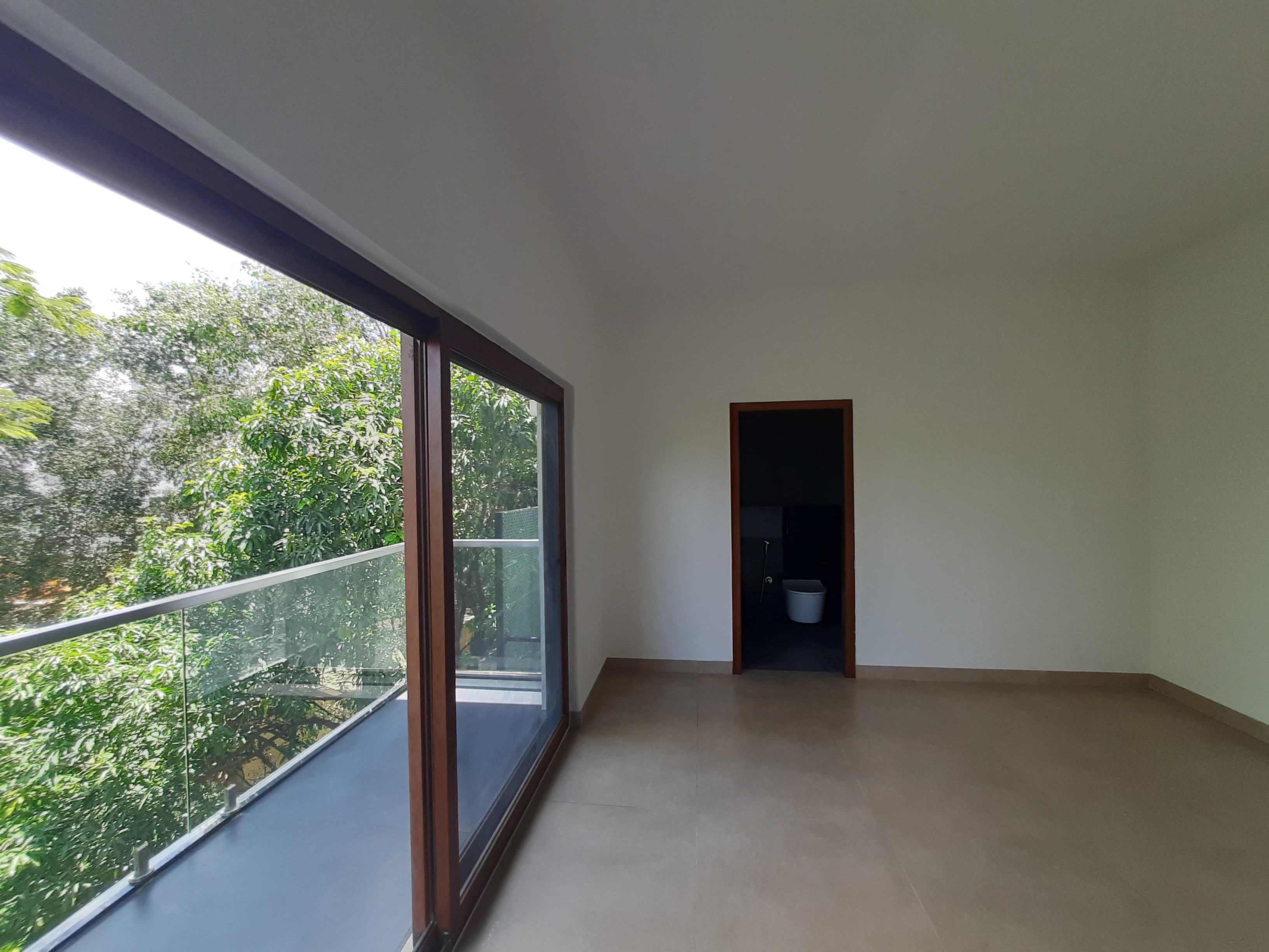 Premium 4BHK Flat At St Johns Road - Image 6