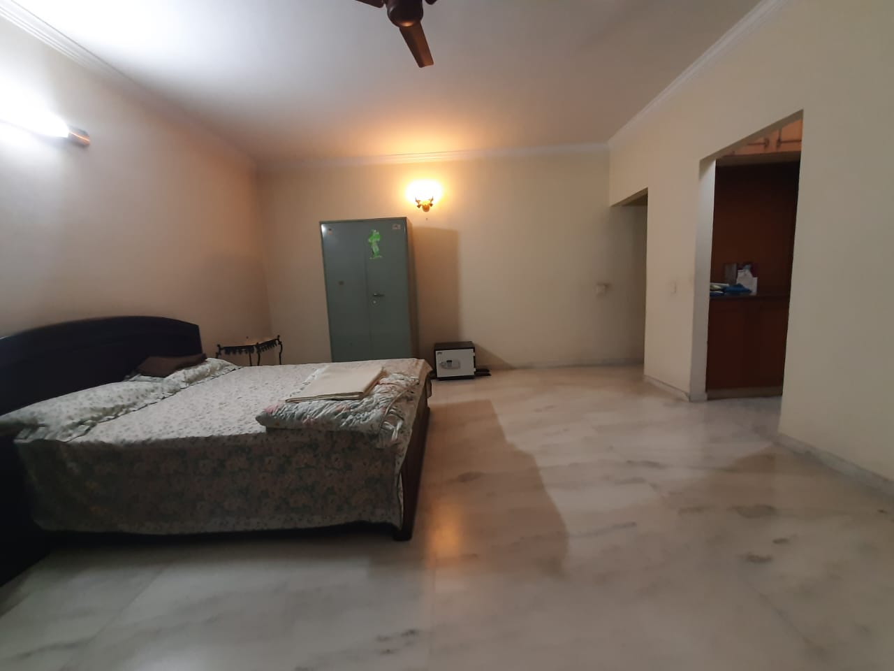 Premium 4BHK Flat At Millers road central bengaluru - Image 4