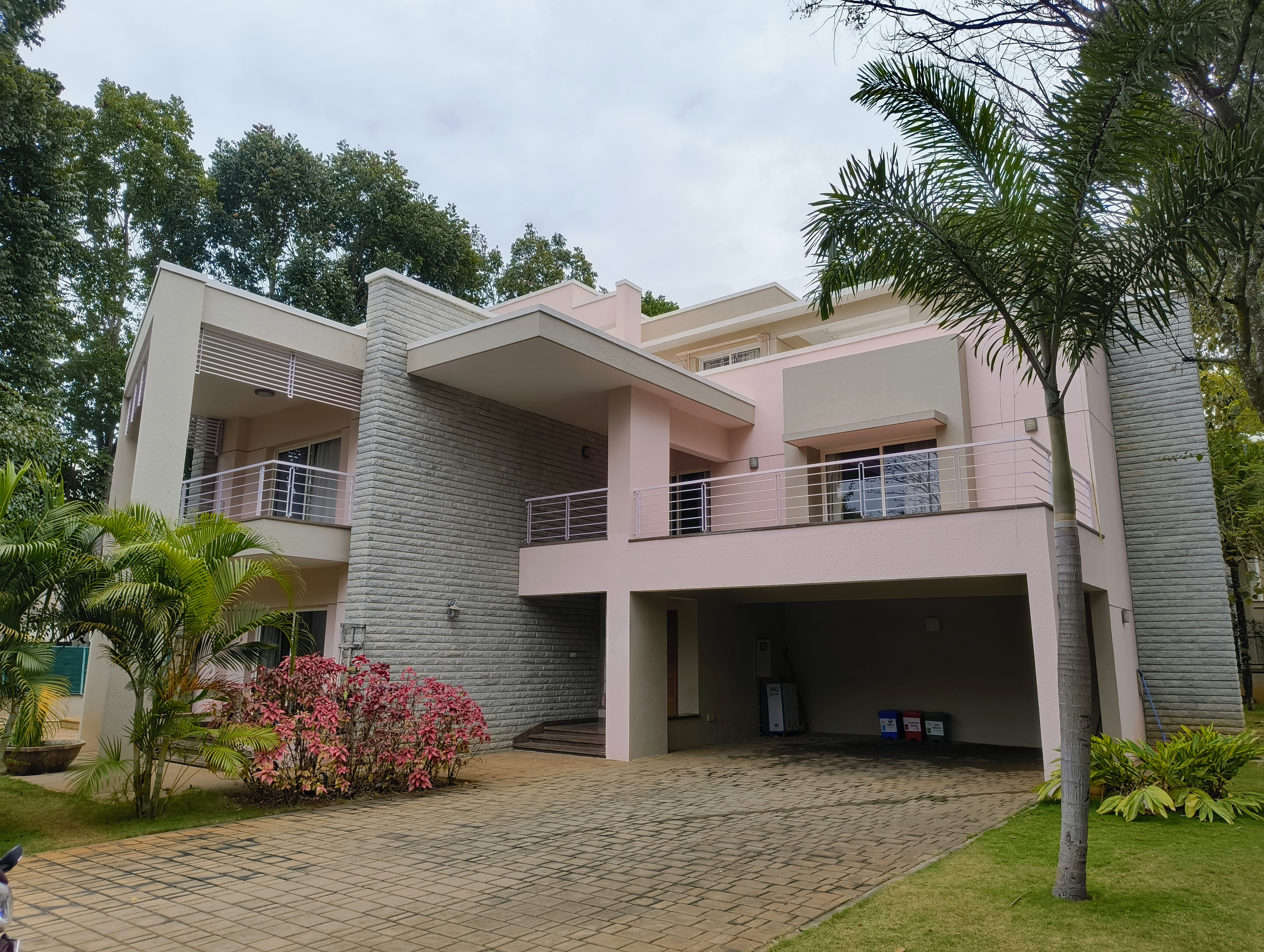 Sobha Lifestyle - Luxury Presidential Villa for RENT - IVC Road