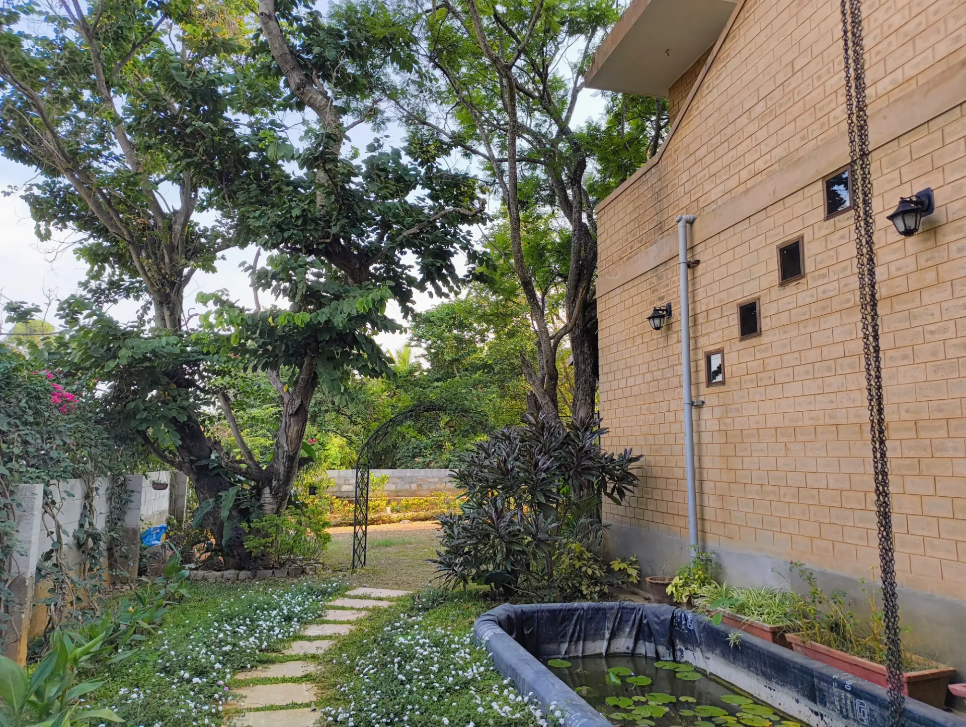 Traditionally Modern 3BHK Garden Villa | 4100 Sq. Ft.