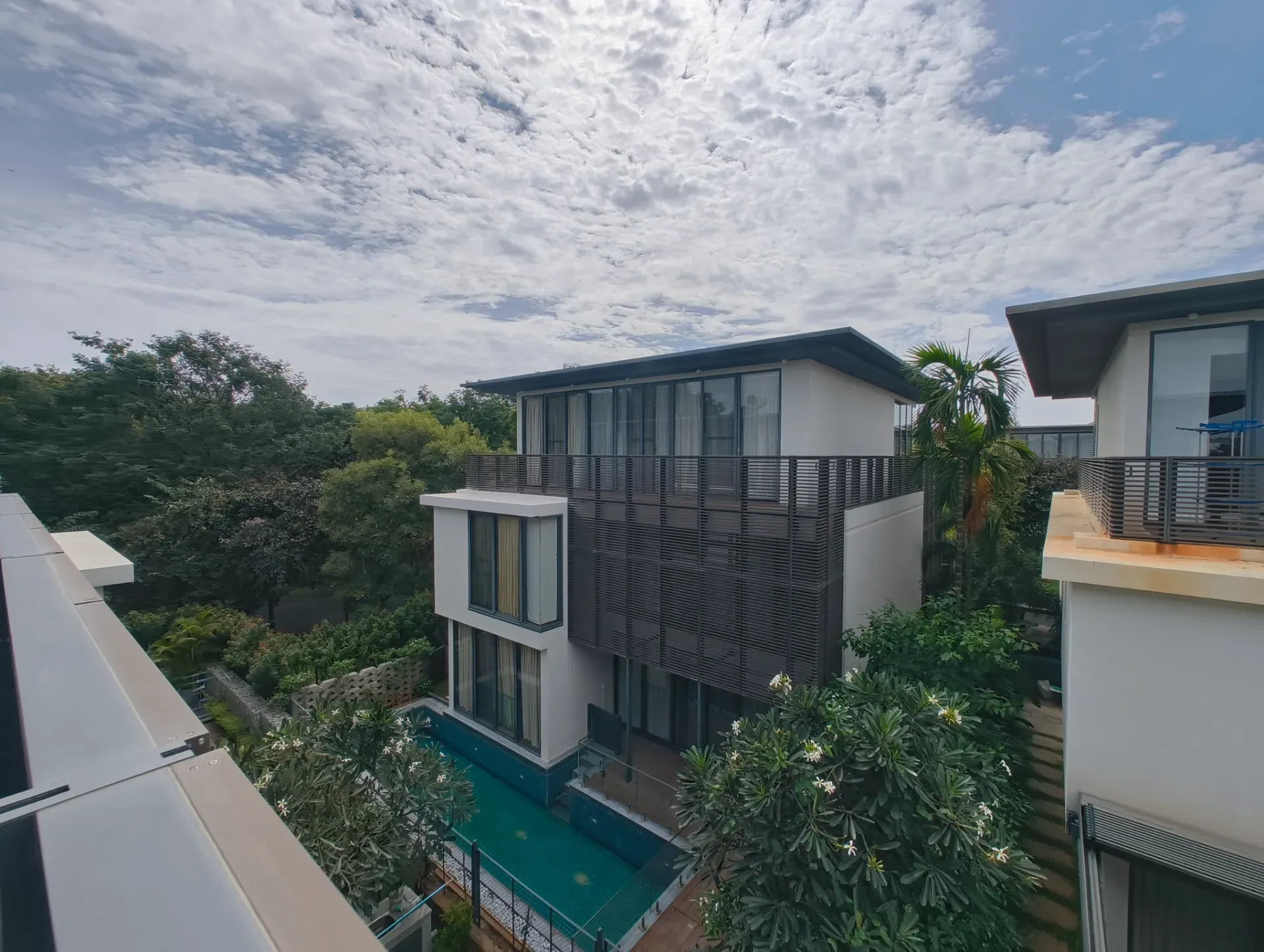 Embassy Boulevard | Ultra-Luxury Willow Type Villa | 4000 Sq. Ft.