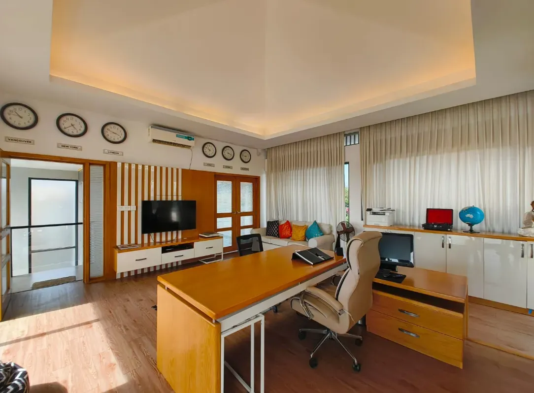 Prestige Golfshire | Iconic Golf Mansion | 9,700 Sq. Ft.