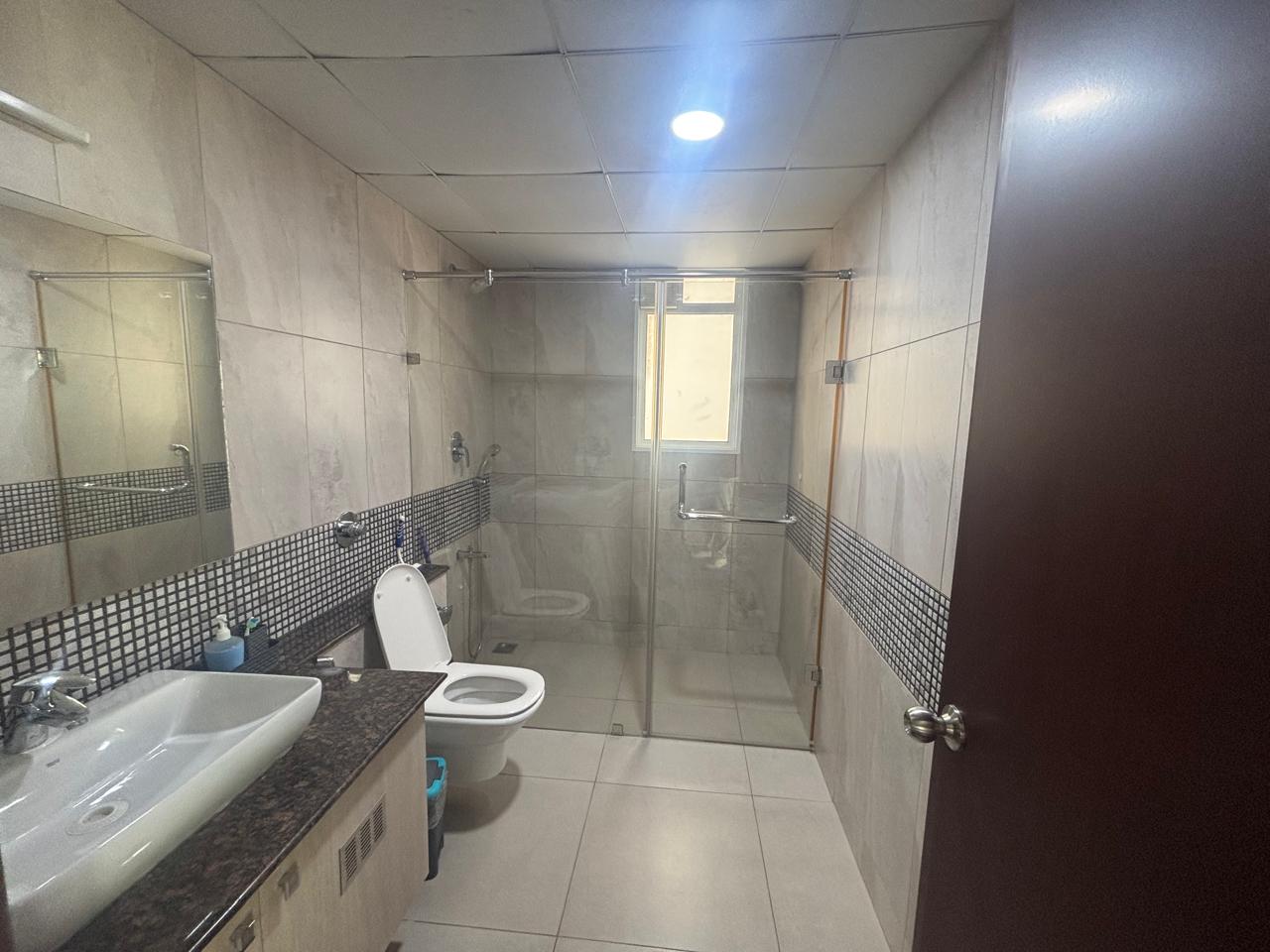 Karle Zenith - Image 6