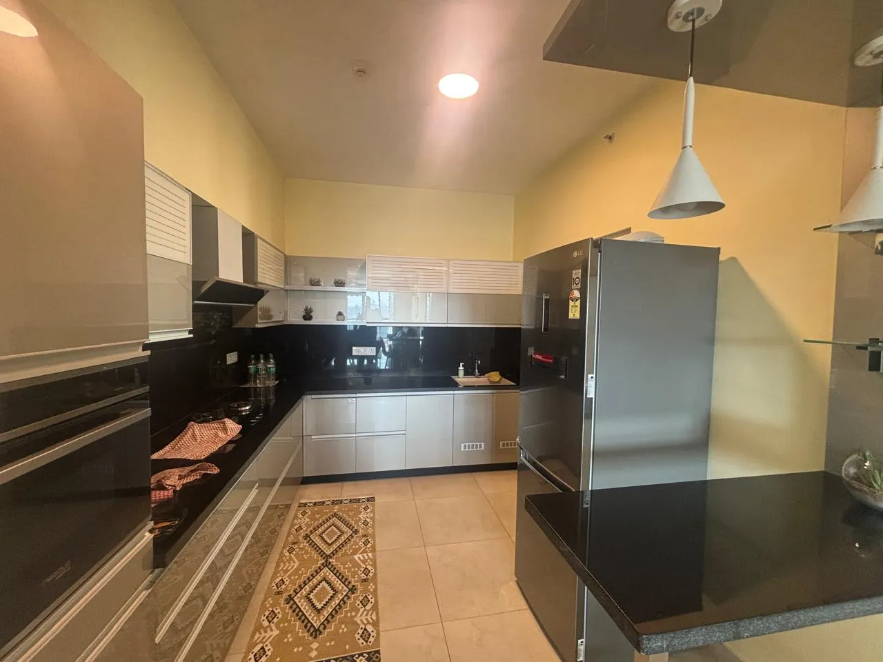 Karle Zenith | 3BHK 2400sft | 1L