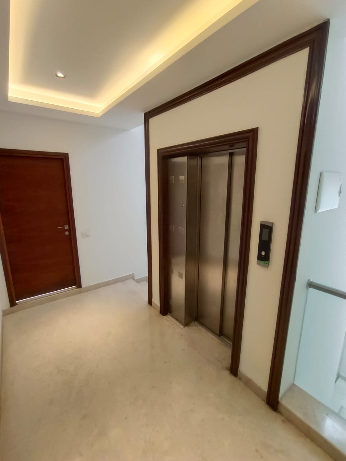 SPACIOUS MODERN CLASSY VILLA IN GATED COMMUNITY FOR IMMEDIATE RESALE - Image 6