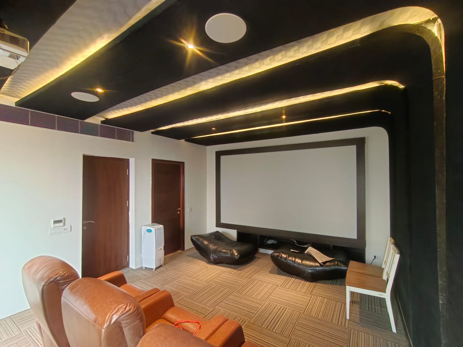 SPACIOUS MODERN CLASSY VILLA IN GATED COMMUNITY FOR IMMEDIATE RESALE - Image 19