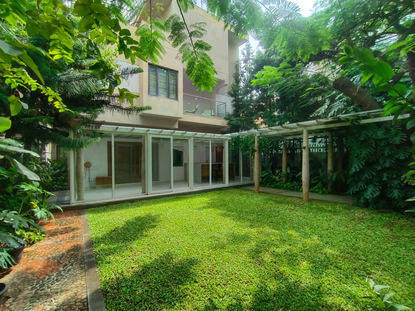 SPACIOUS MODERN CLASSY VILLA IN GATED COMMUNITY FOR IMMEDIATE RESALE - Image 24