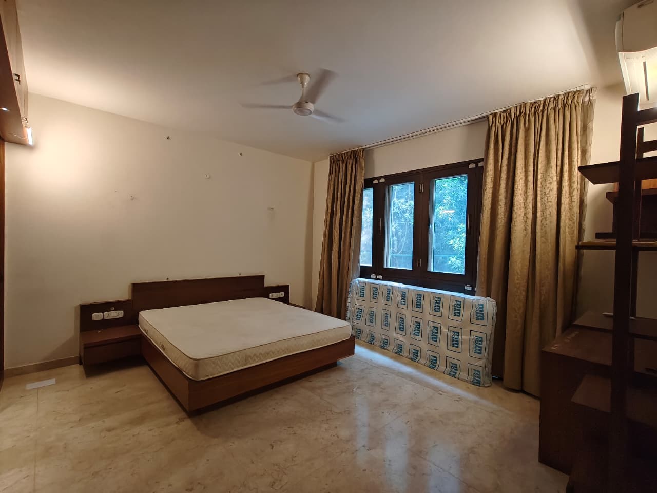 Indiranagar, Presidential 3BHK, Defence Colony, Single-Floor Luxury