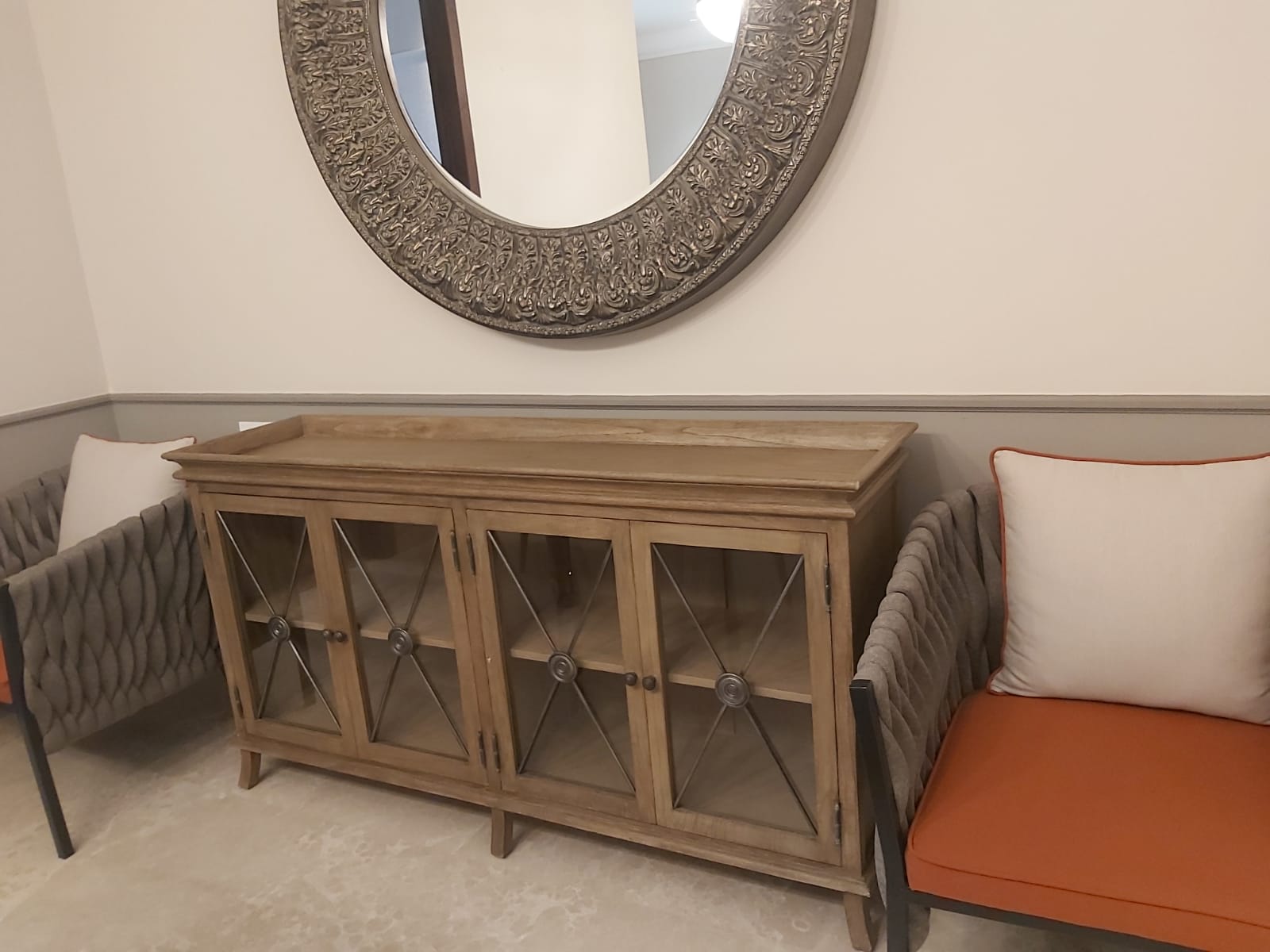 POSH CLASSY FULLY FURNISHED APARTMENT AT LEELA RESIDENCES - Image 4